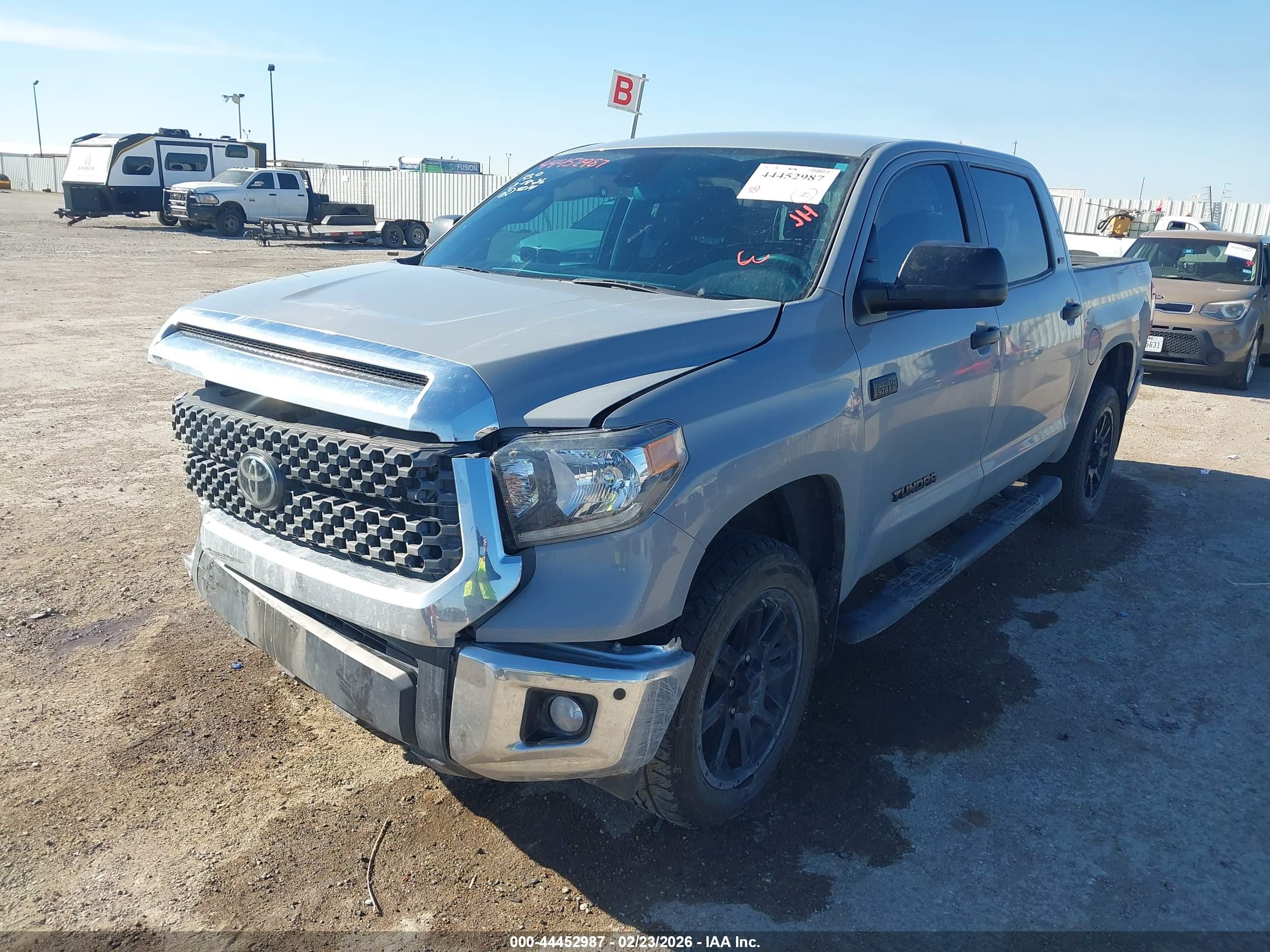 TOYOTA TUNDRA image 2