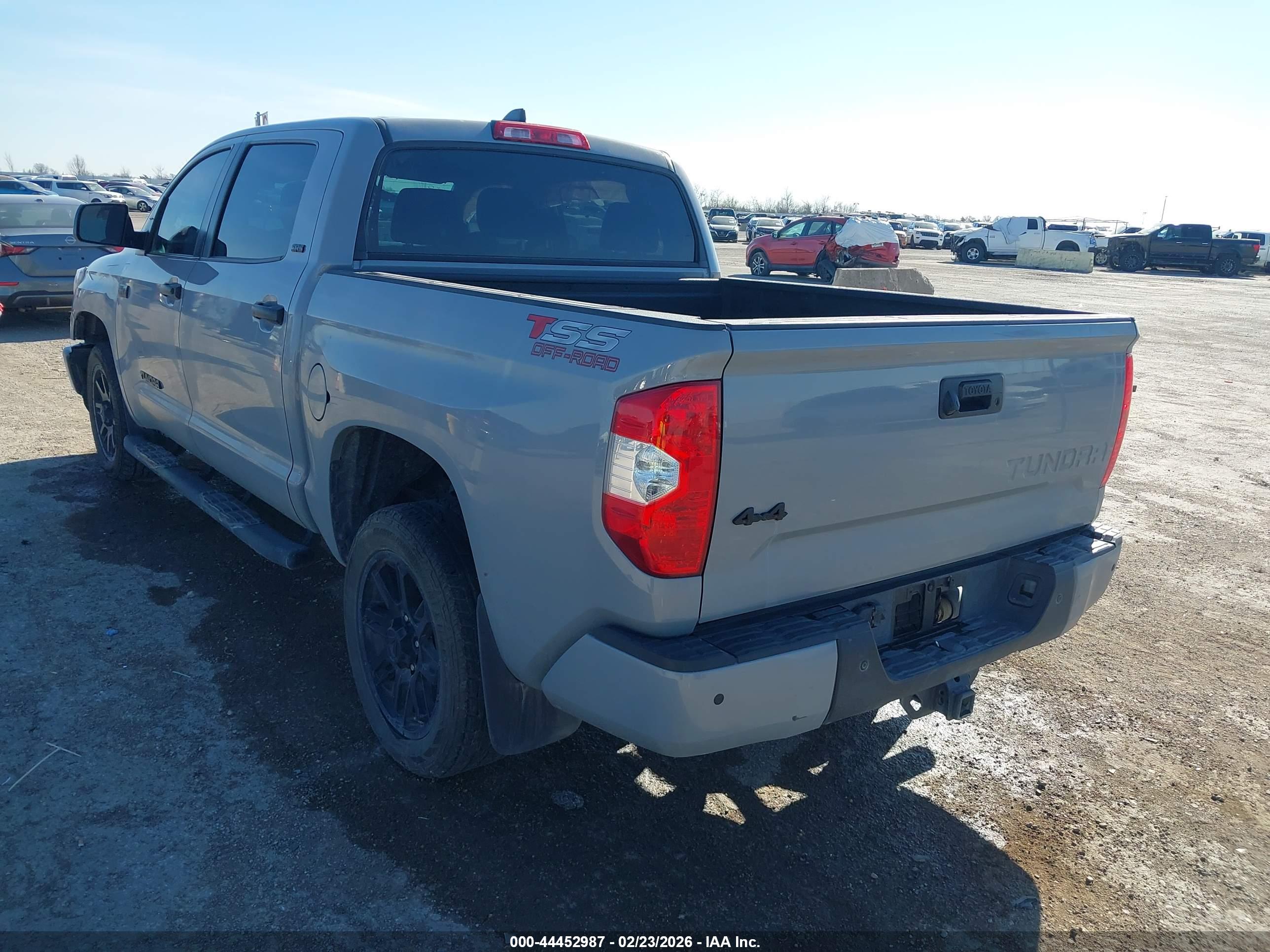 TOYOTA TUNDRA image 3