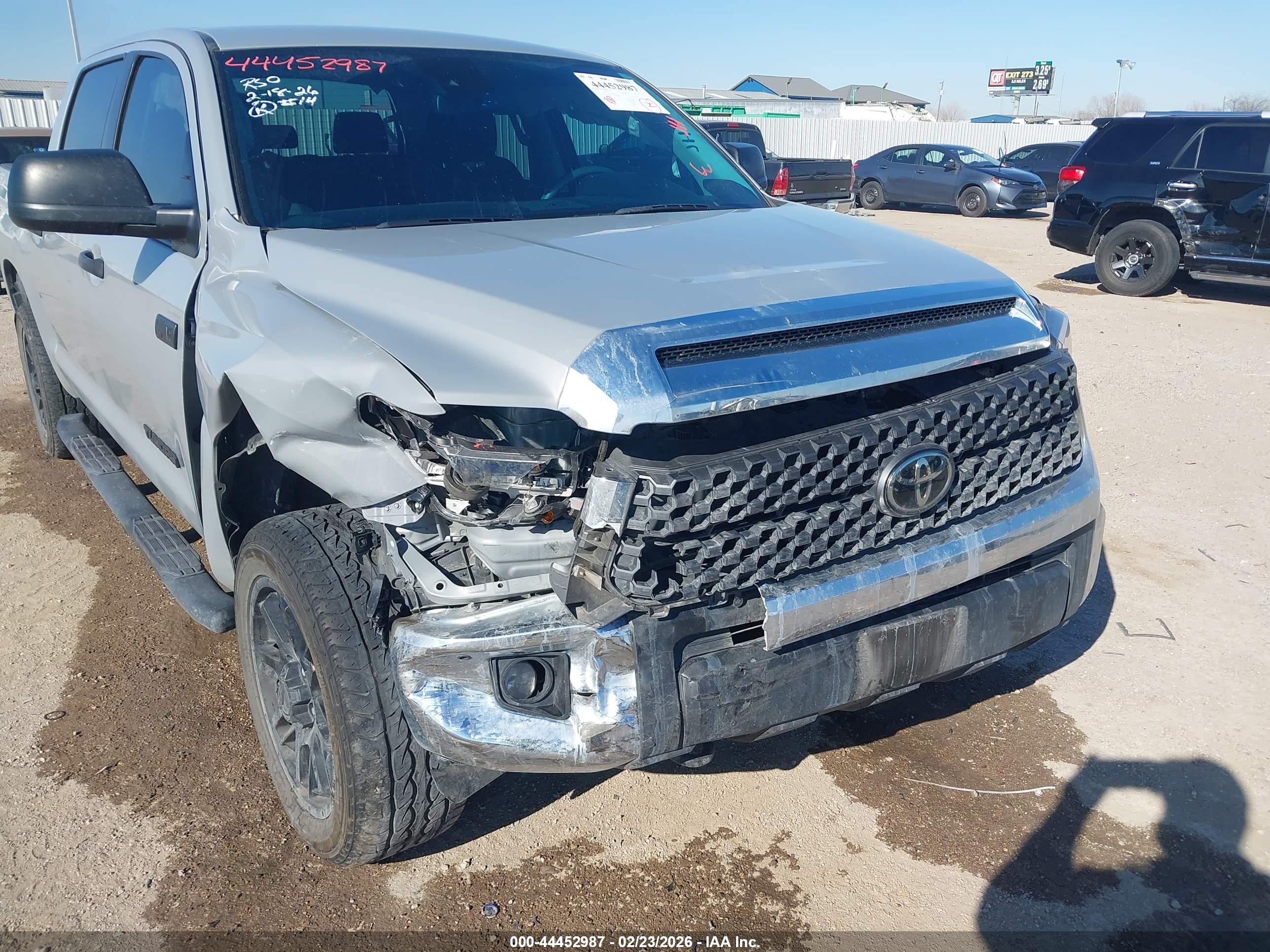 TOYOTA TUNDRA image 6