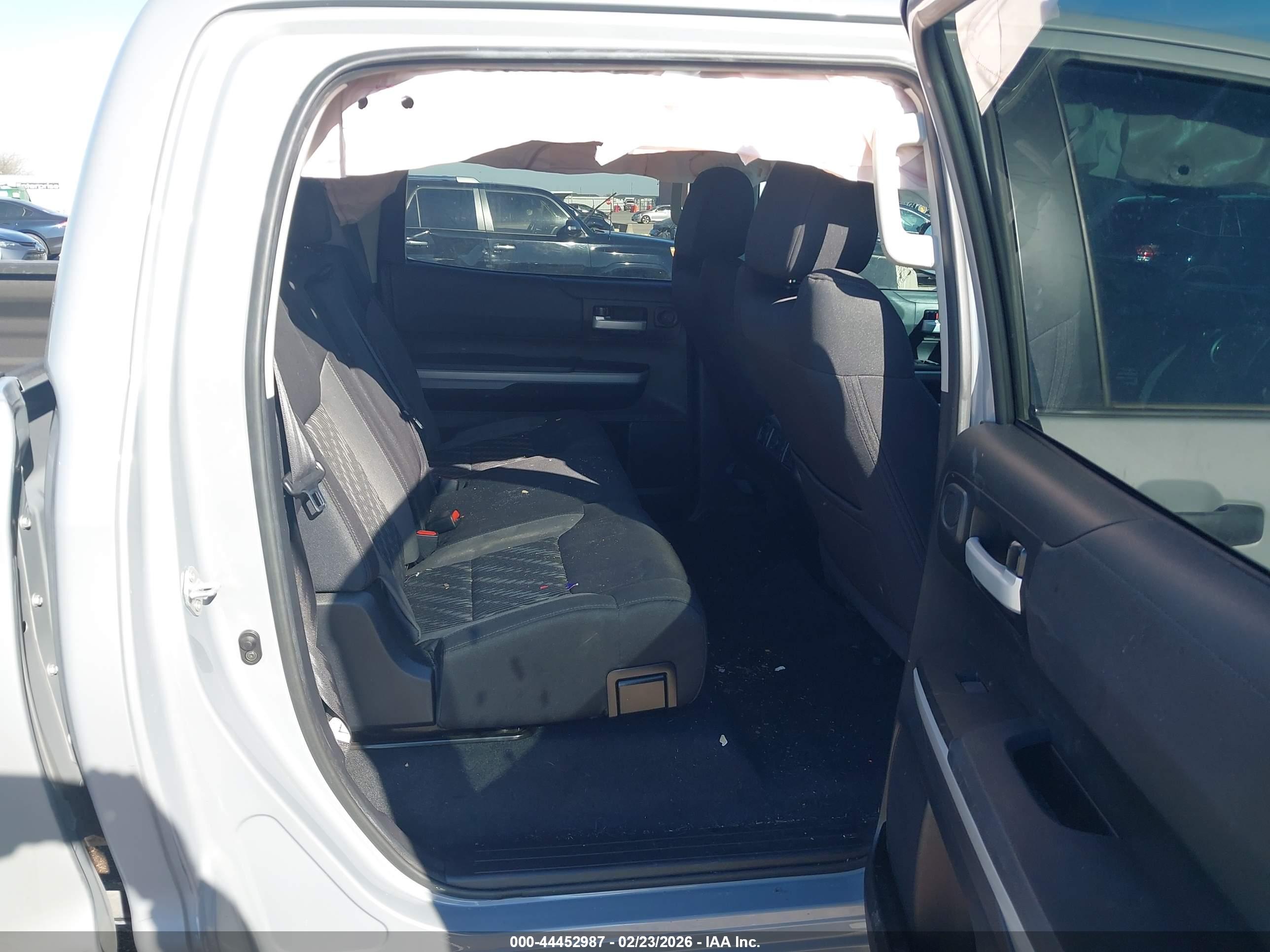 TOYOTA TUNDRA image 8