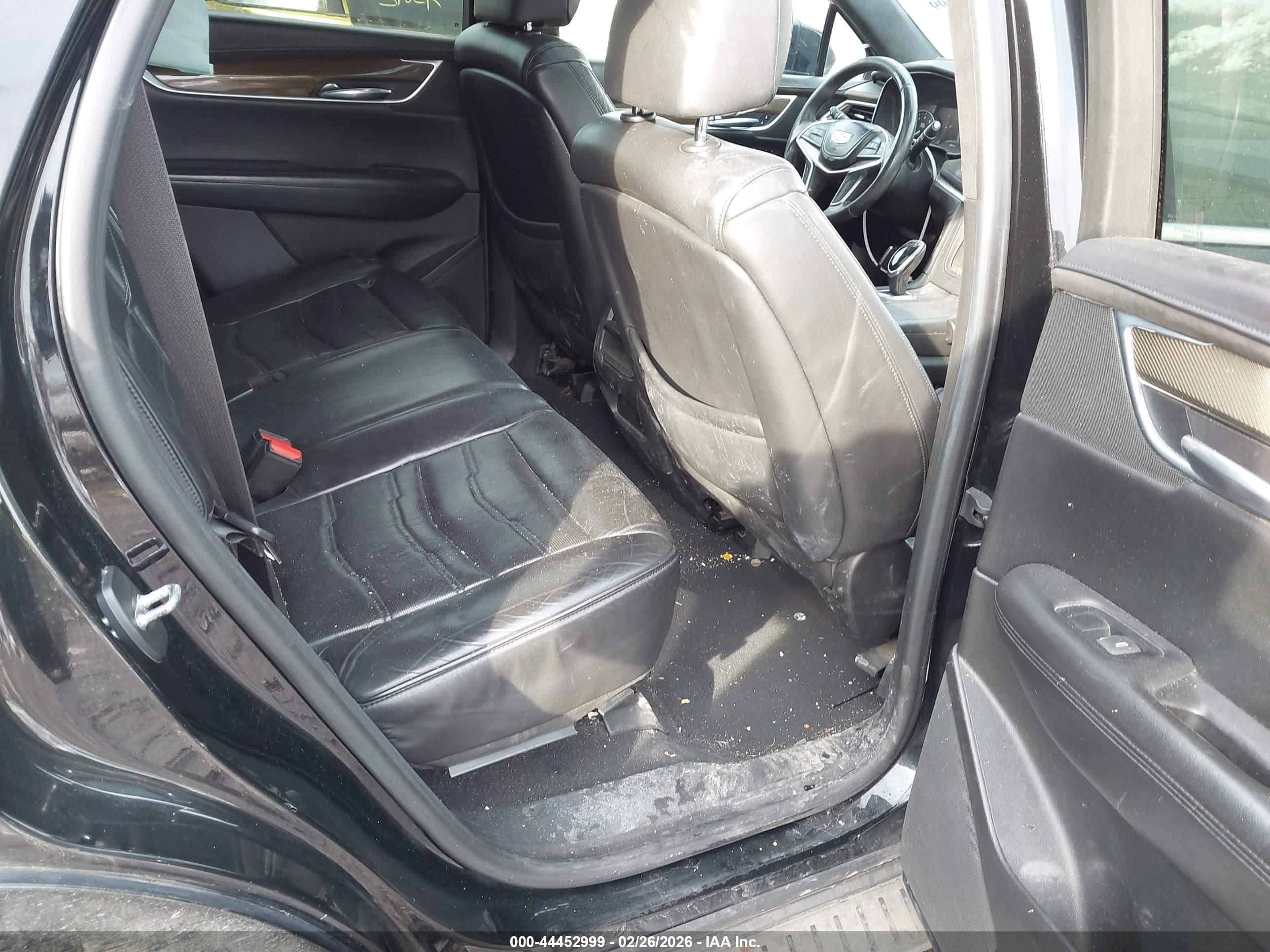 CADILLAC XT5 image 8