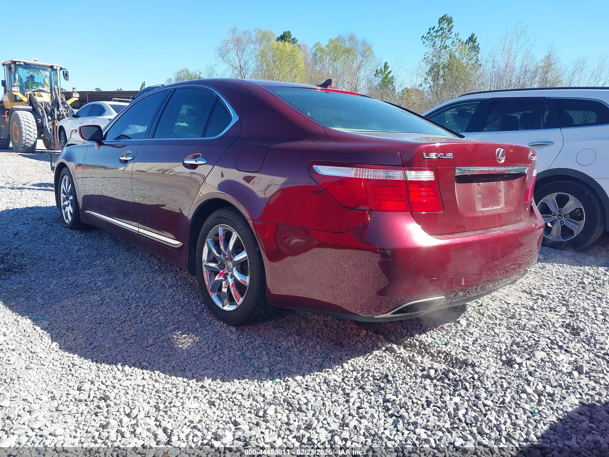 LEXUS LS image 3
