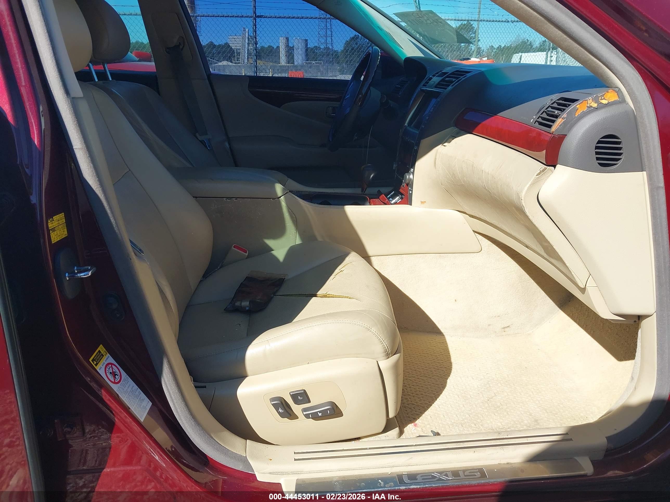 LEXUS LS image 5
