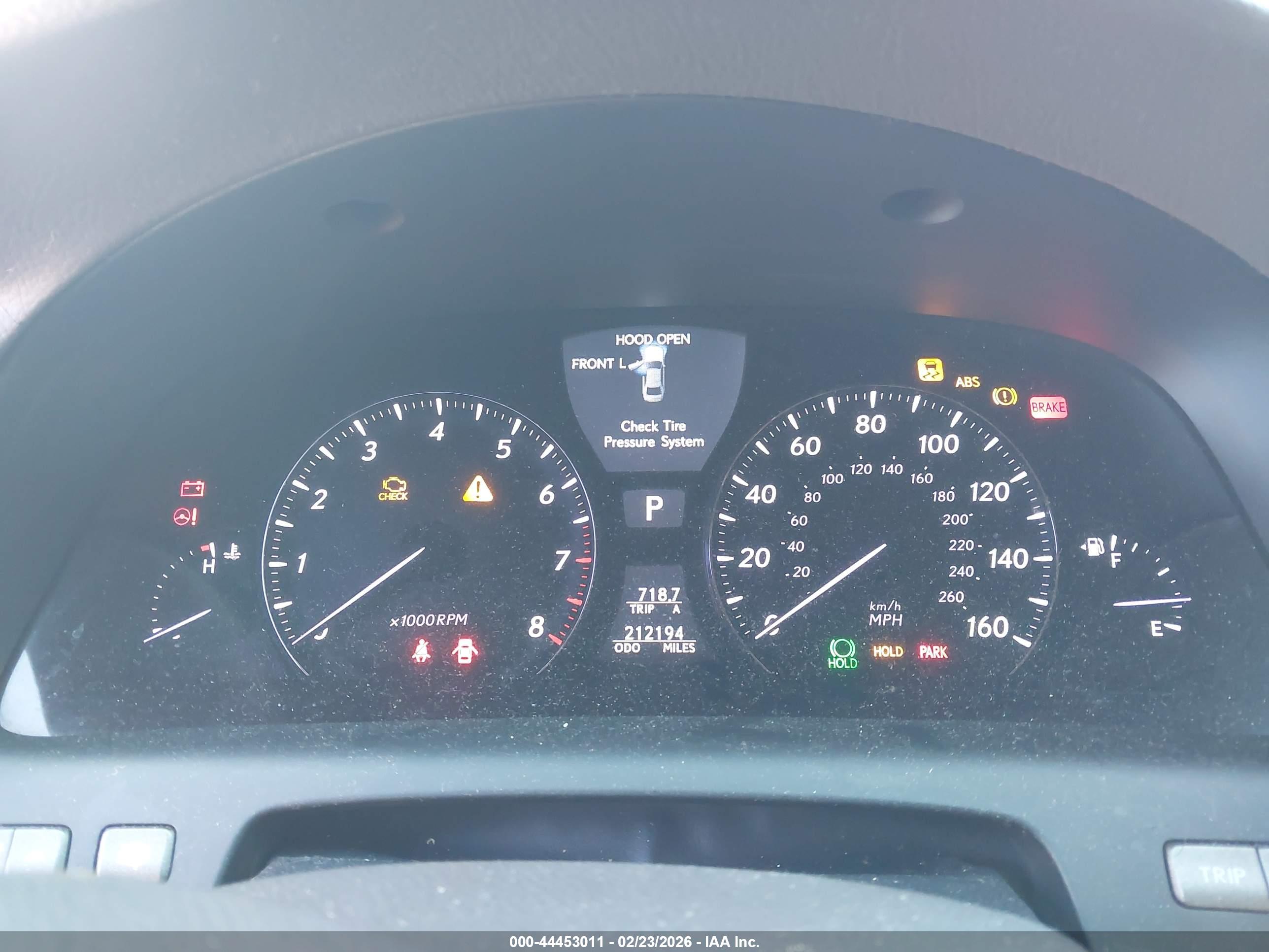 LEXUS LS image 7