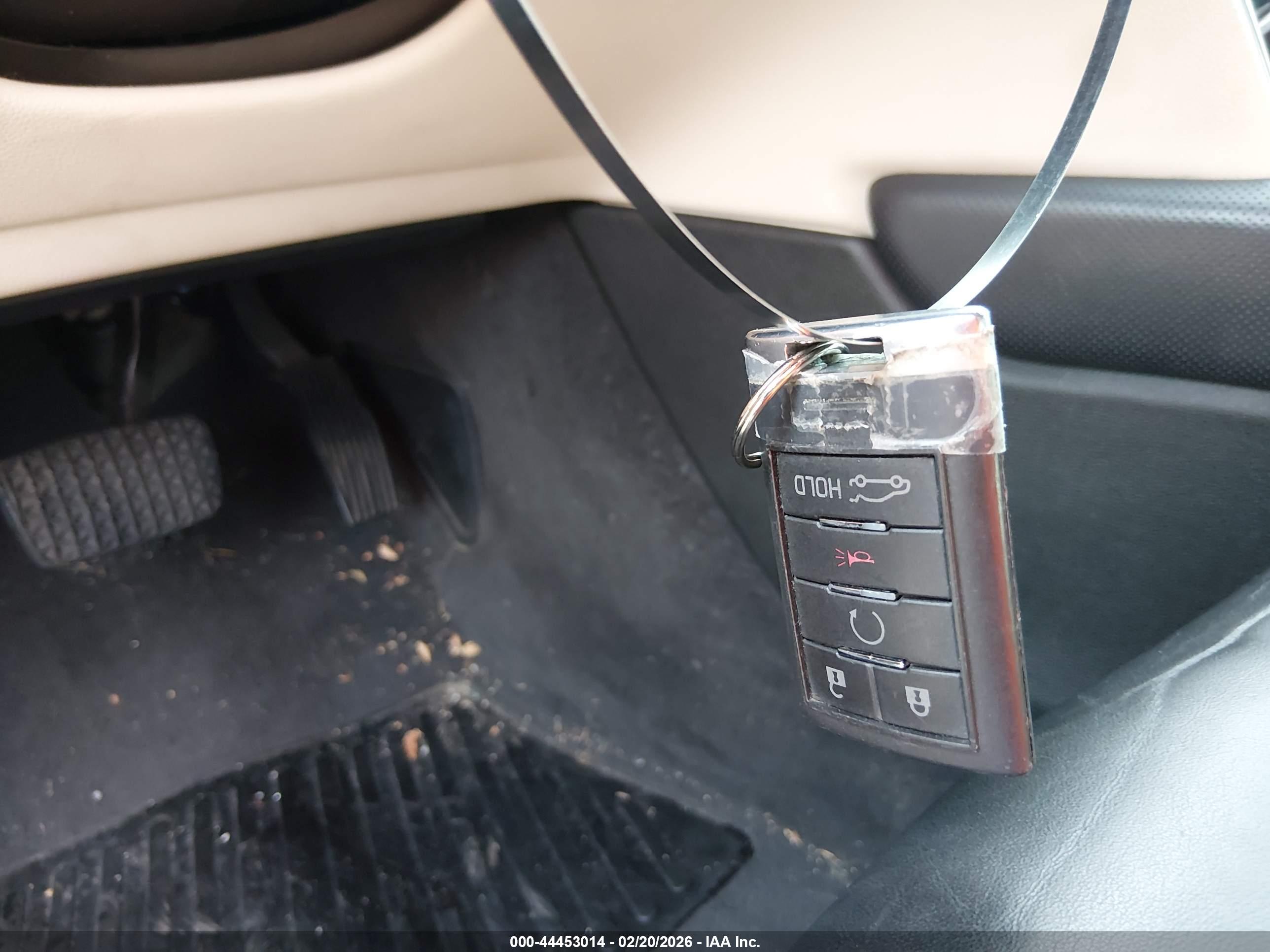 CADILLAC XTS image 11