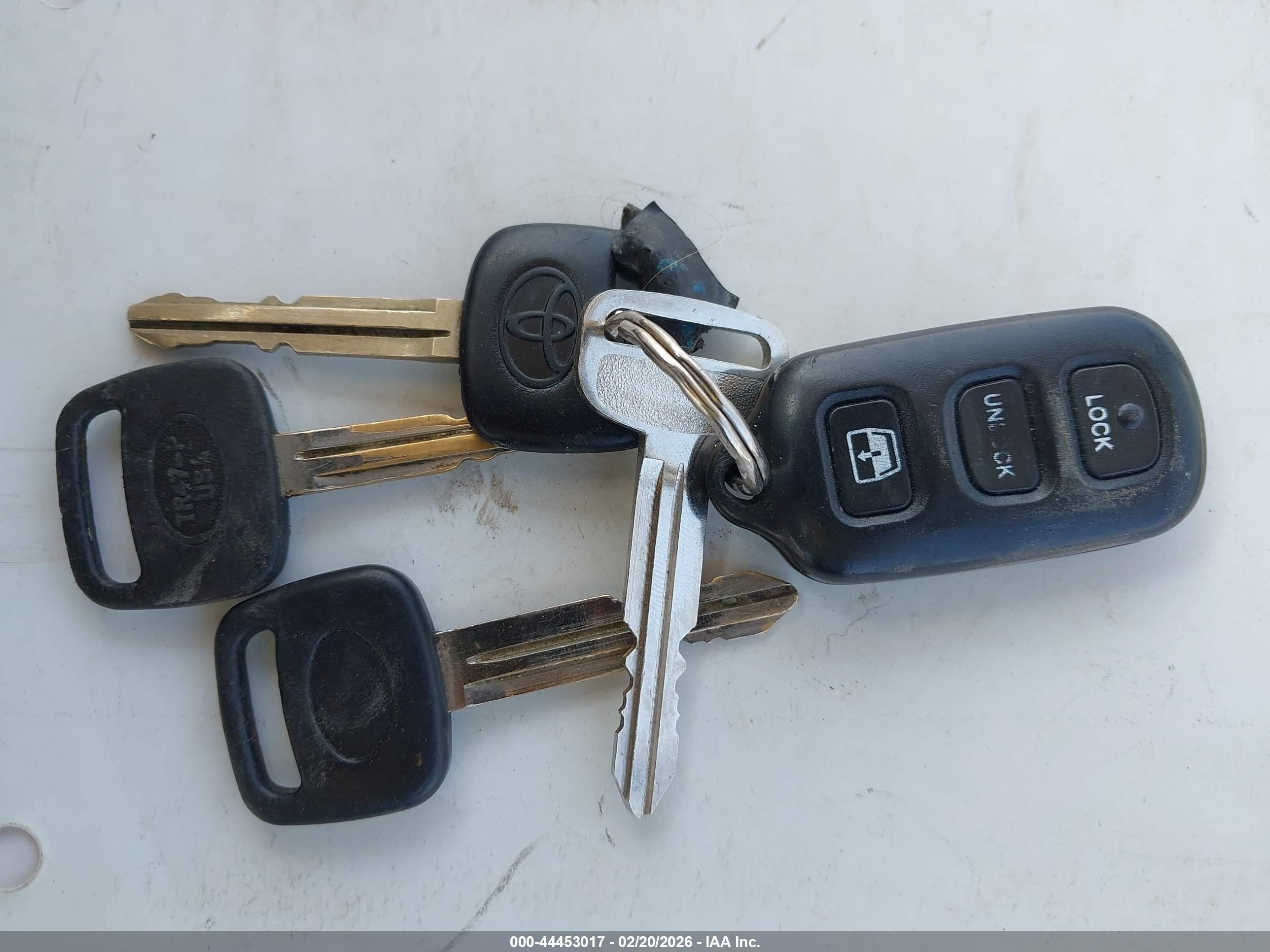 TOYOTA 4RUNNER image 11