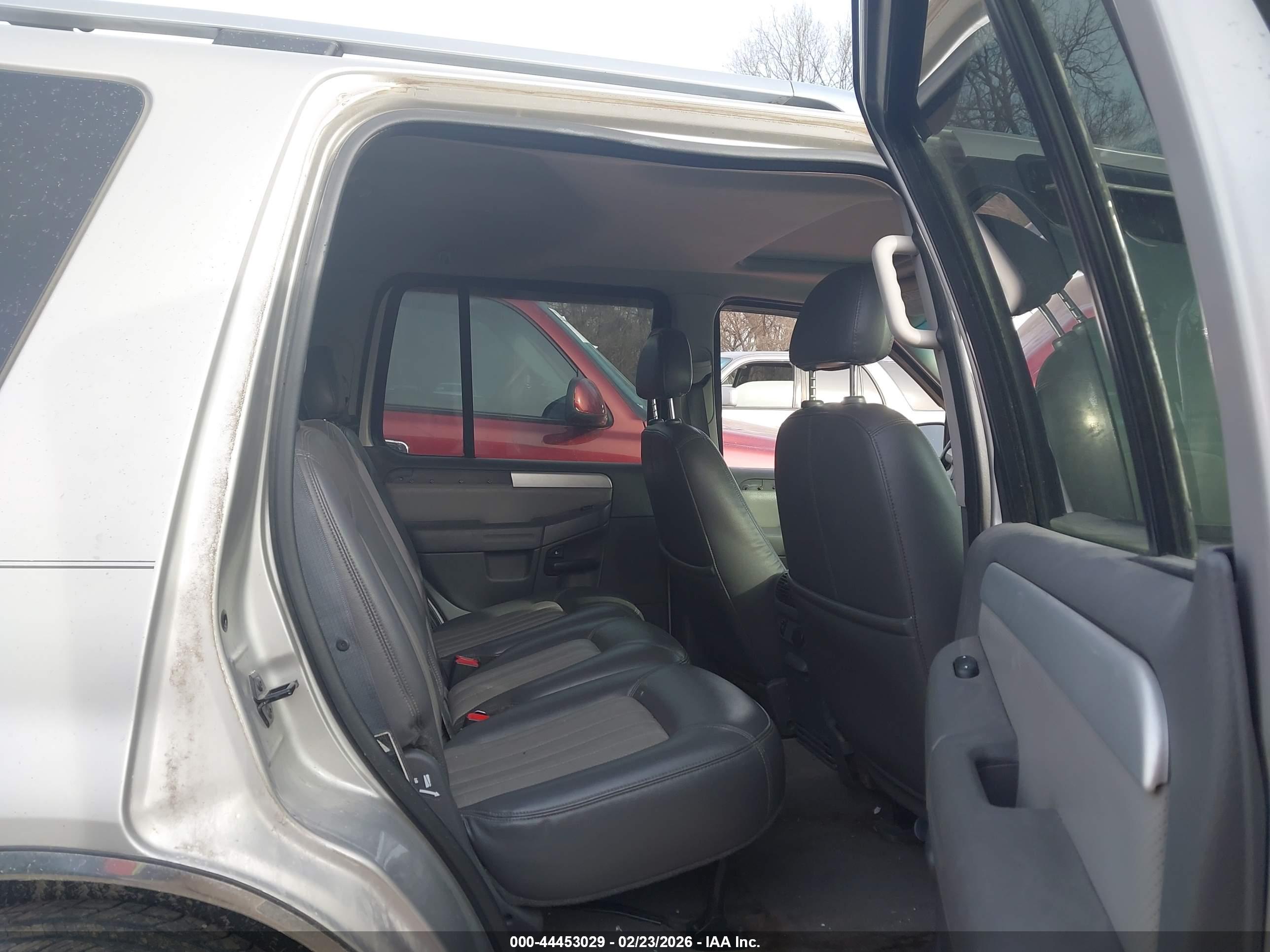 MERCURY MOUNTAINEER image 8