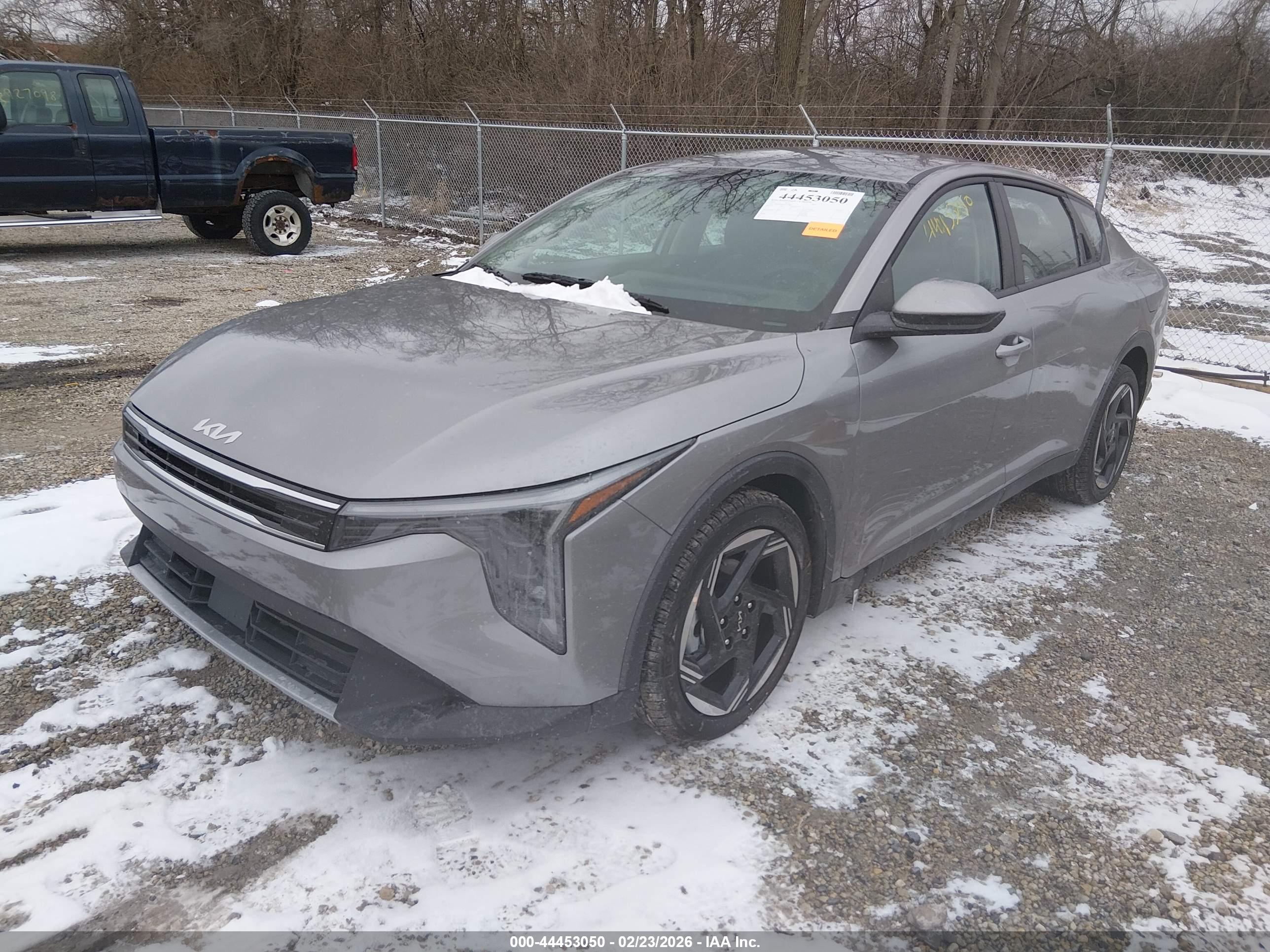 KIA K4 image 2