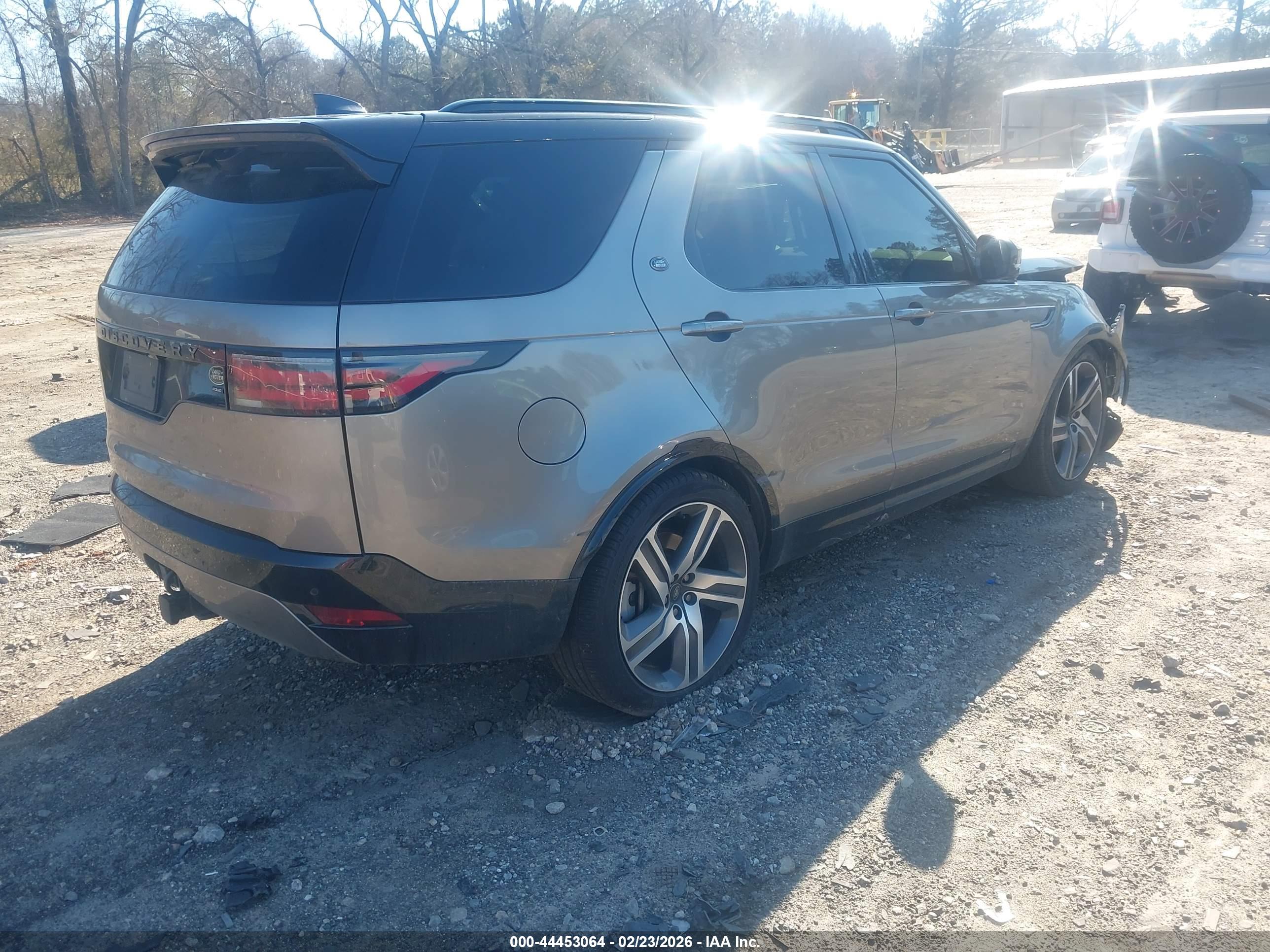 LAND ROVER image 4