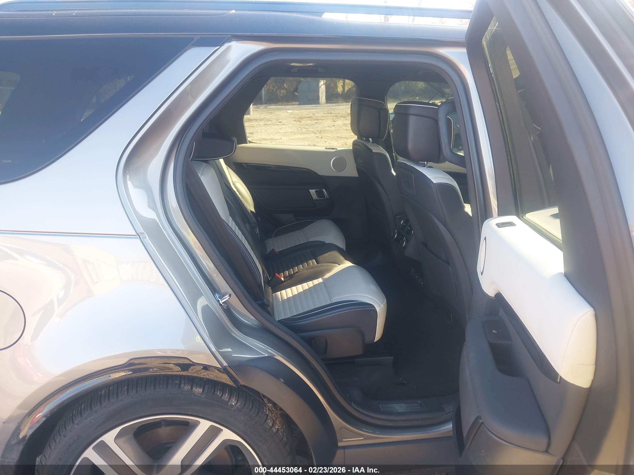 LAND ROVER image 8