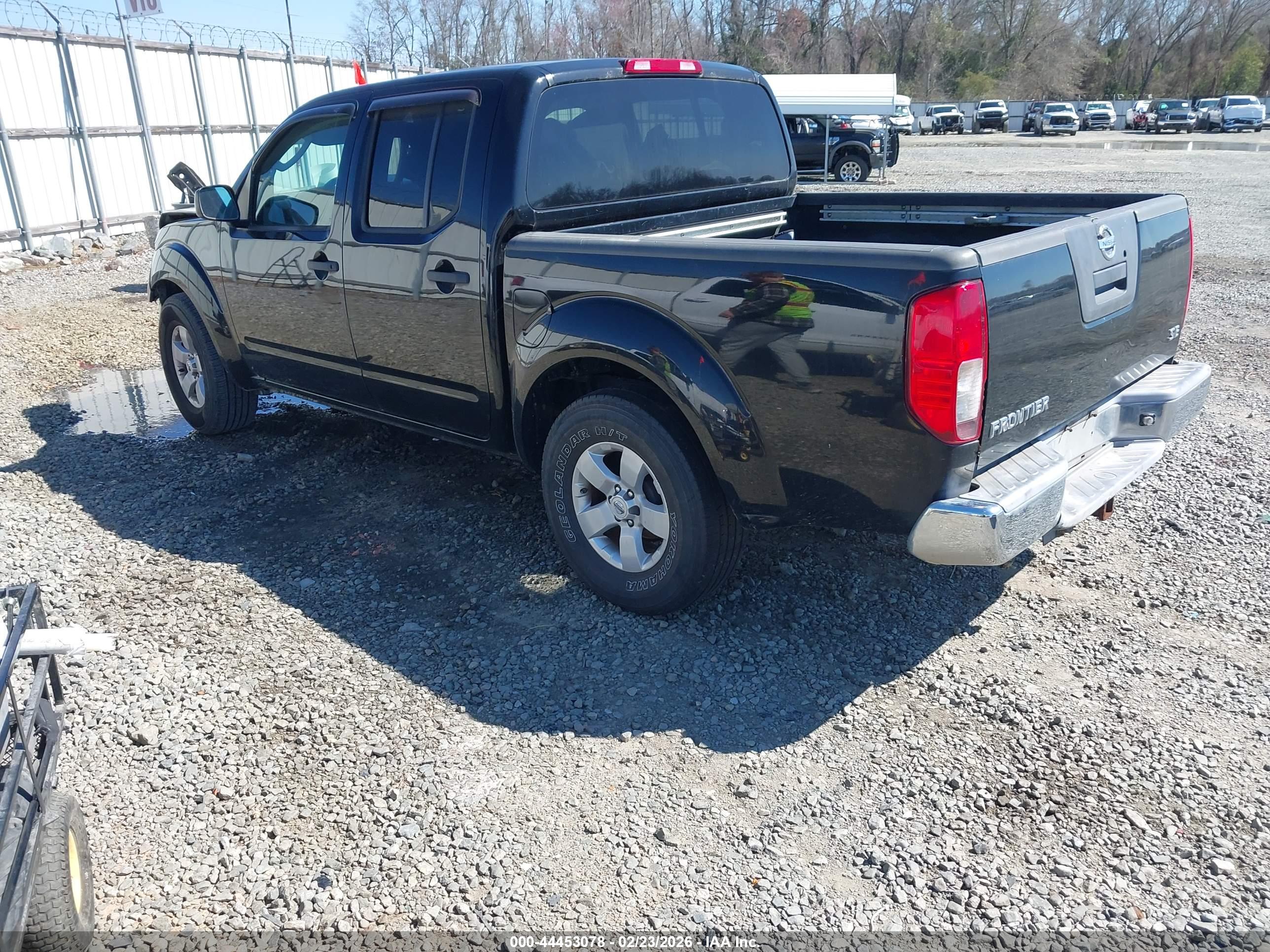 NISSAN FRONTIER image 3