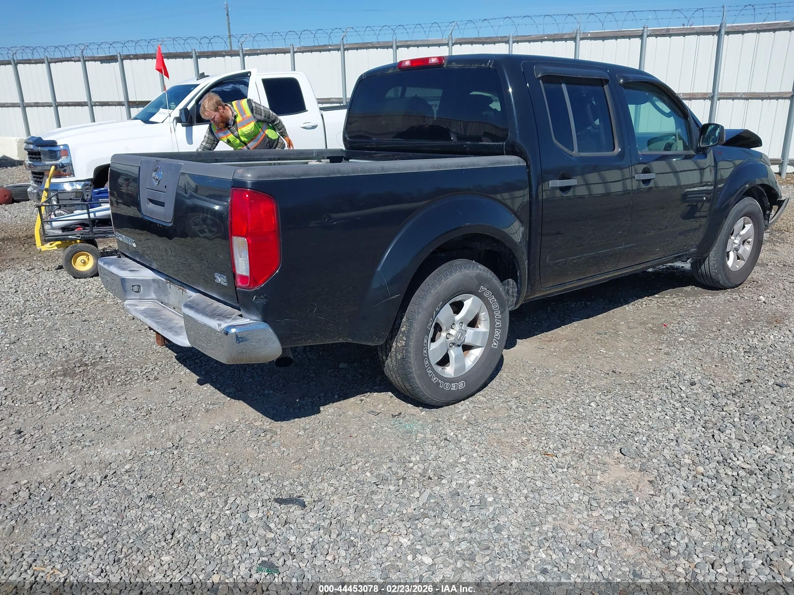 NISSAN FRONTIER image 4