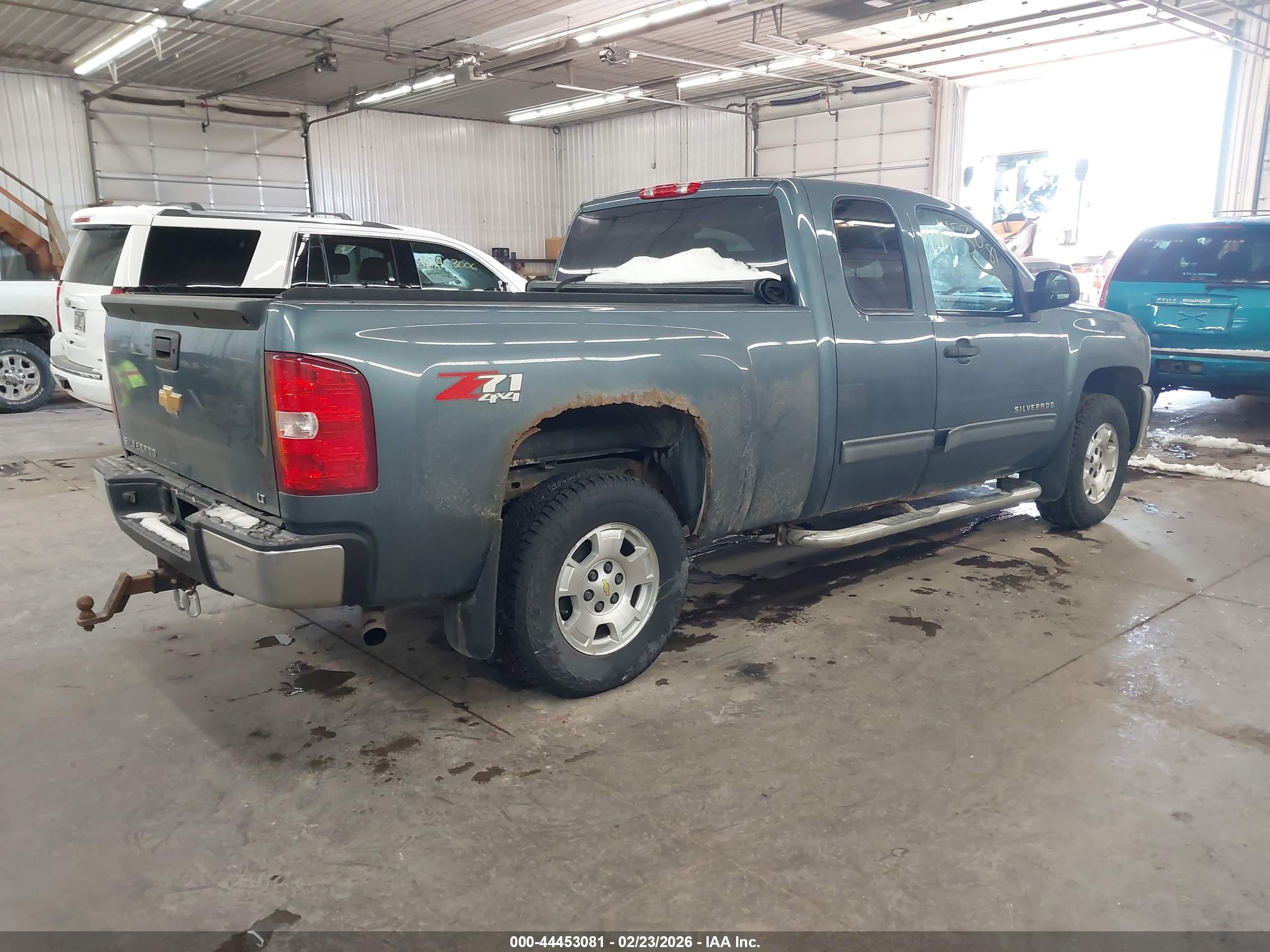 CHEVROLET SILVERADO image 4