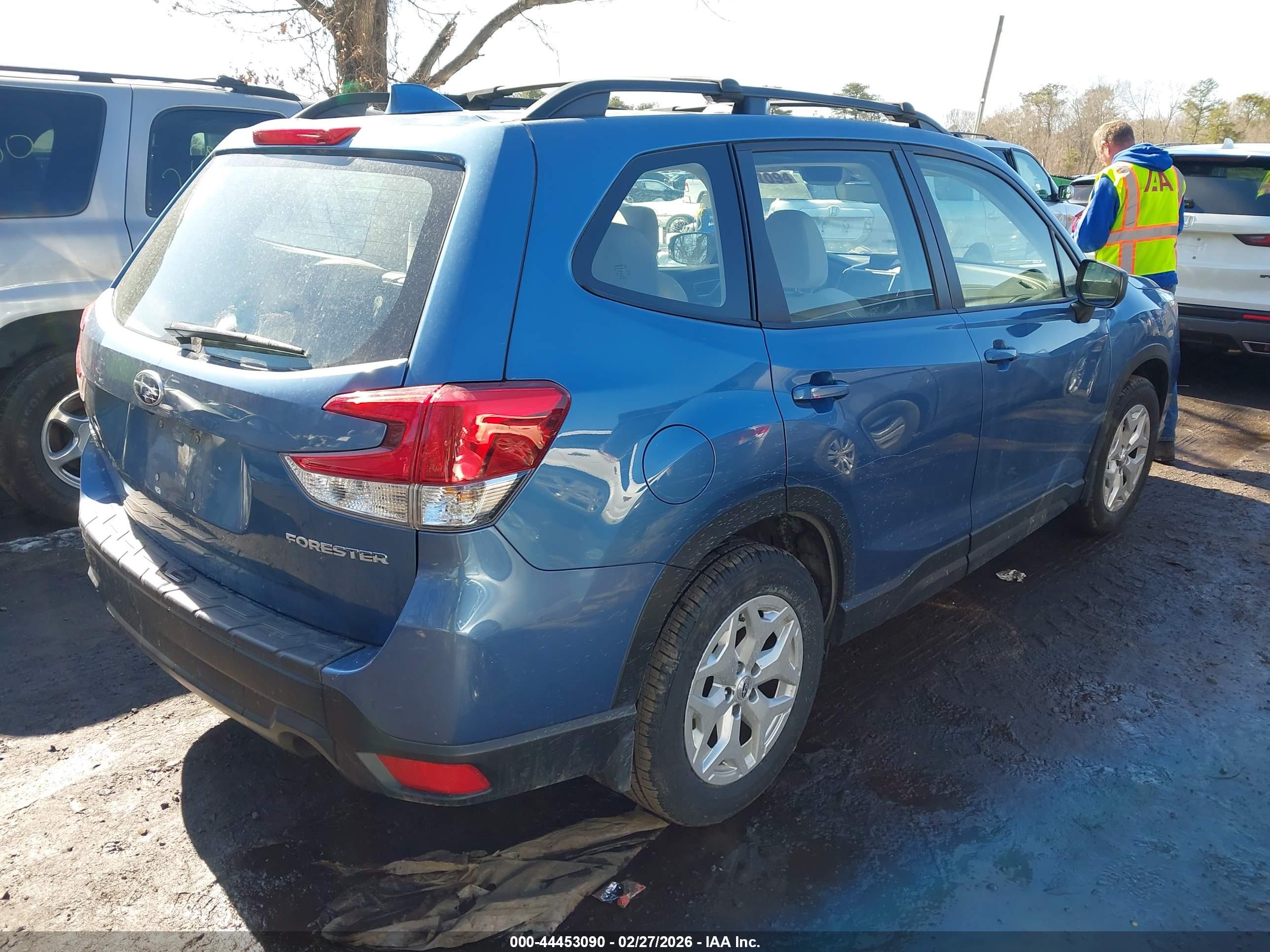 SUBARU FORESTER image 4