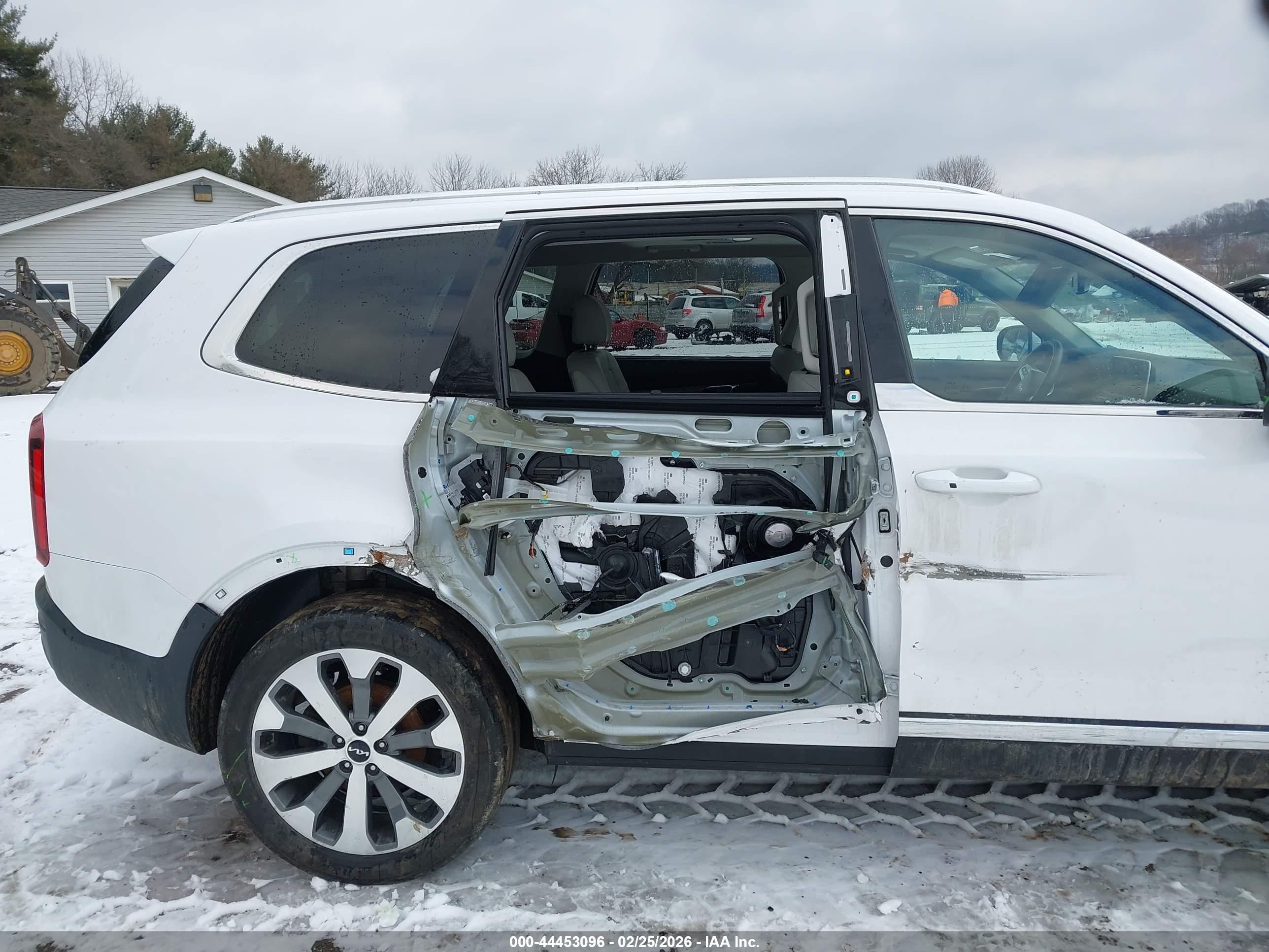 KIA TELLURIDE image 6
