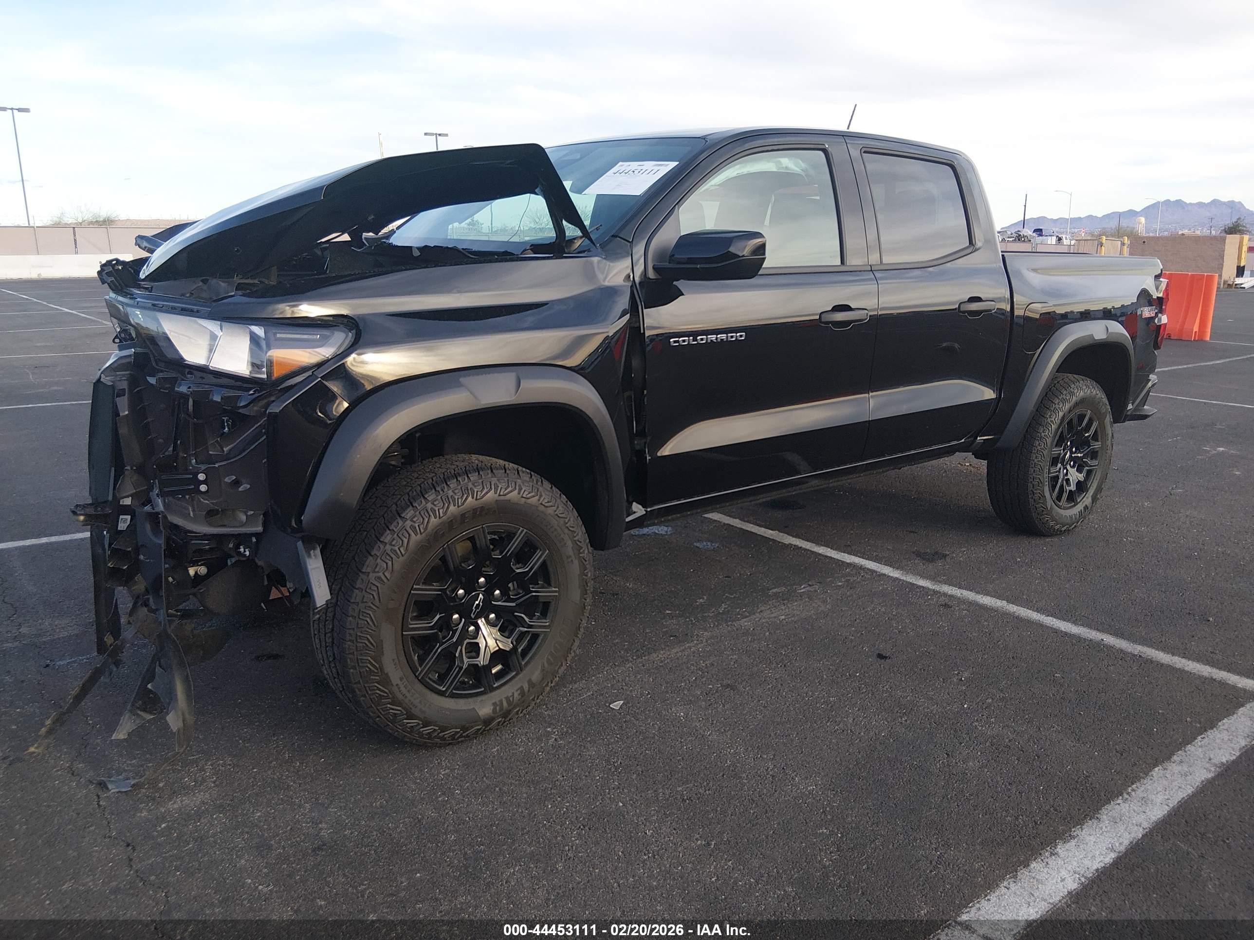 CHEVROLET COLORADO image 2