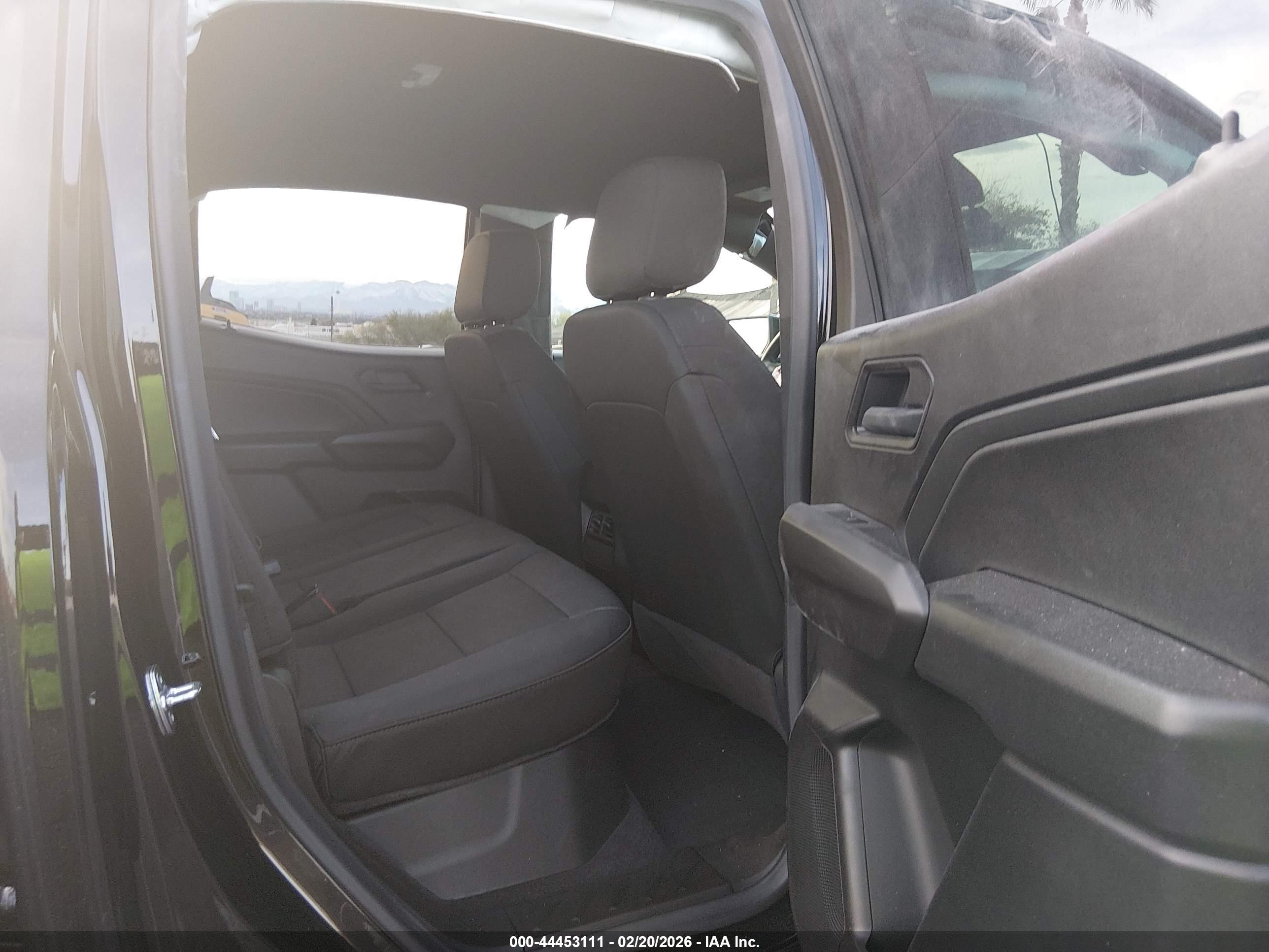 CHEVROLET COLORADO image 8