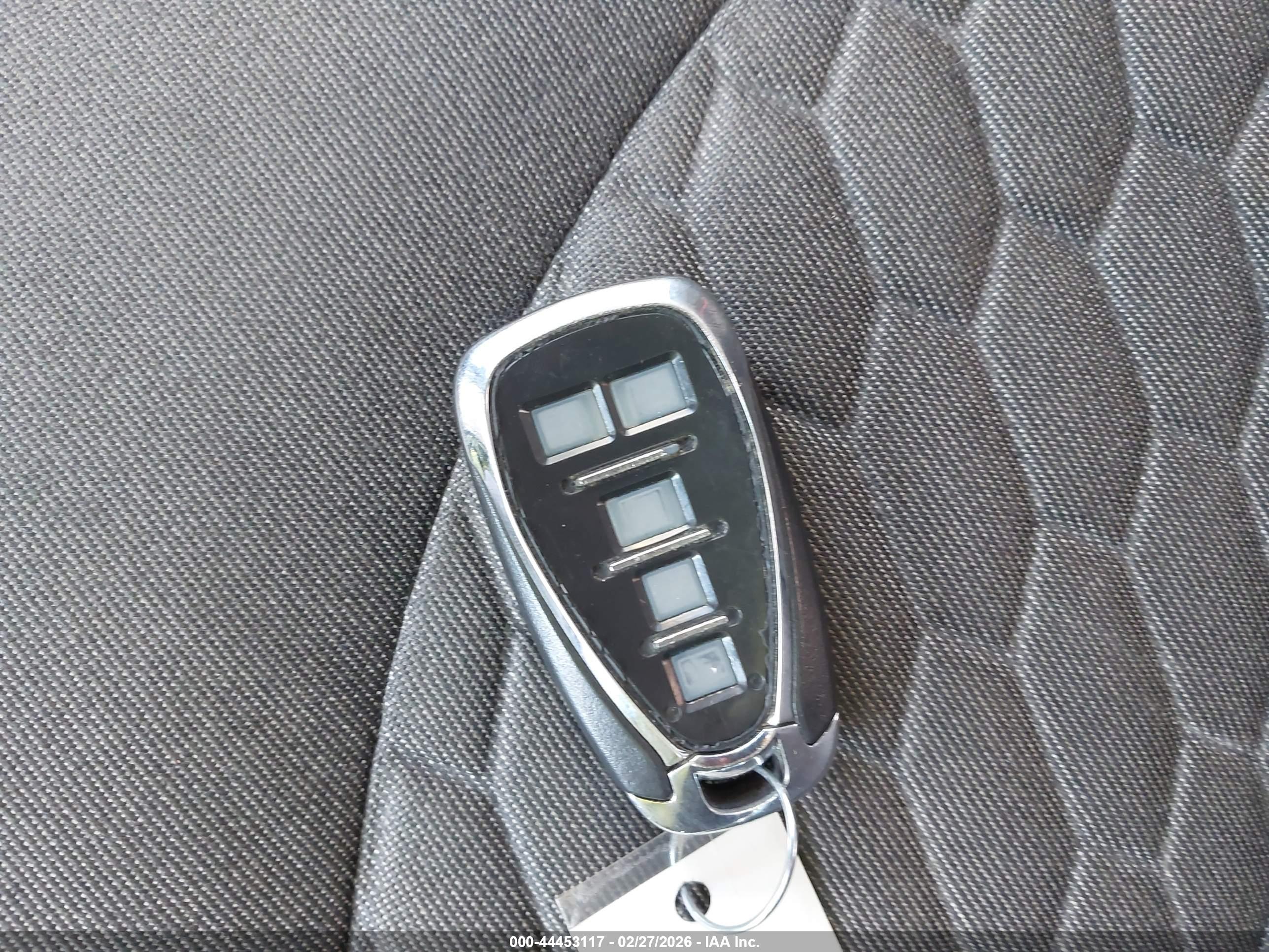CHEVROLET EQUINOX image 11