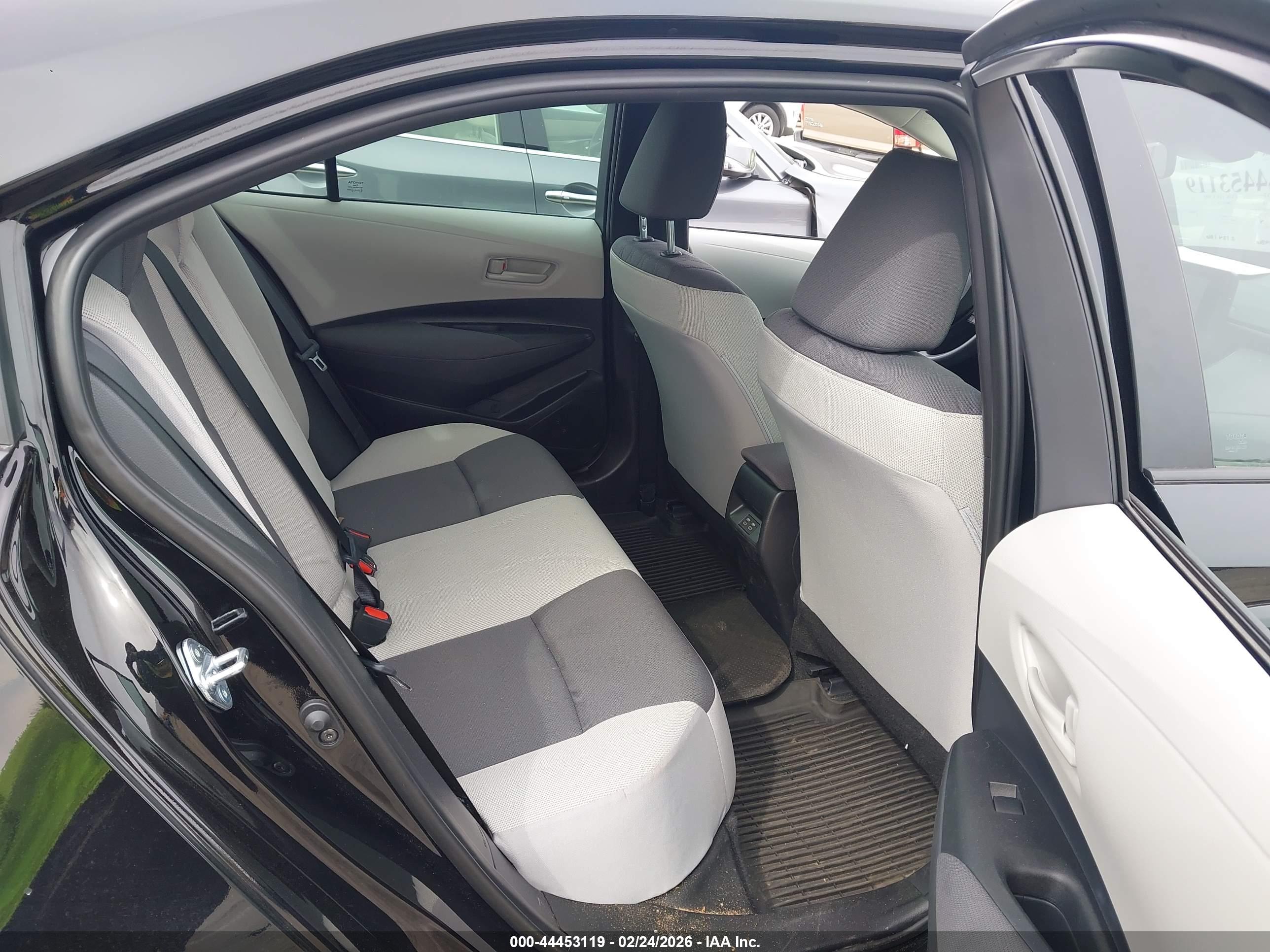TOYOTA COROLLA image 8