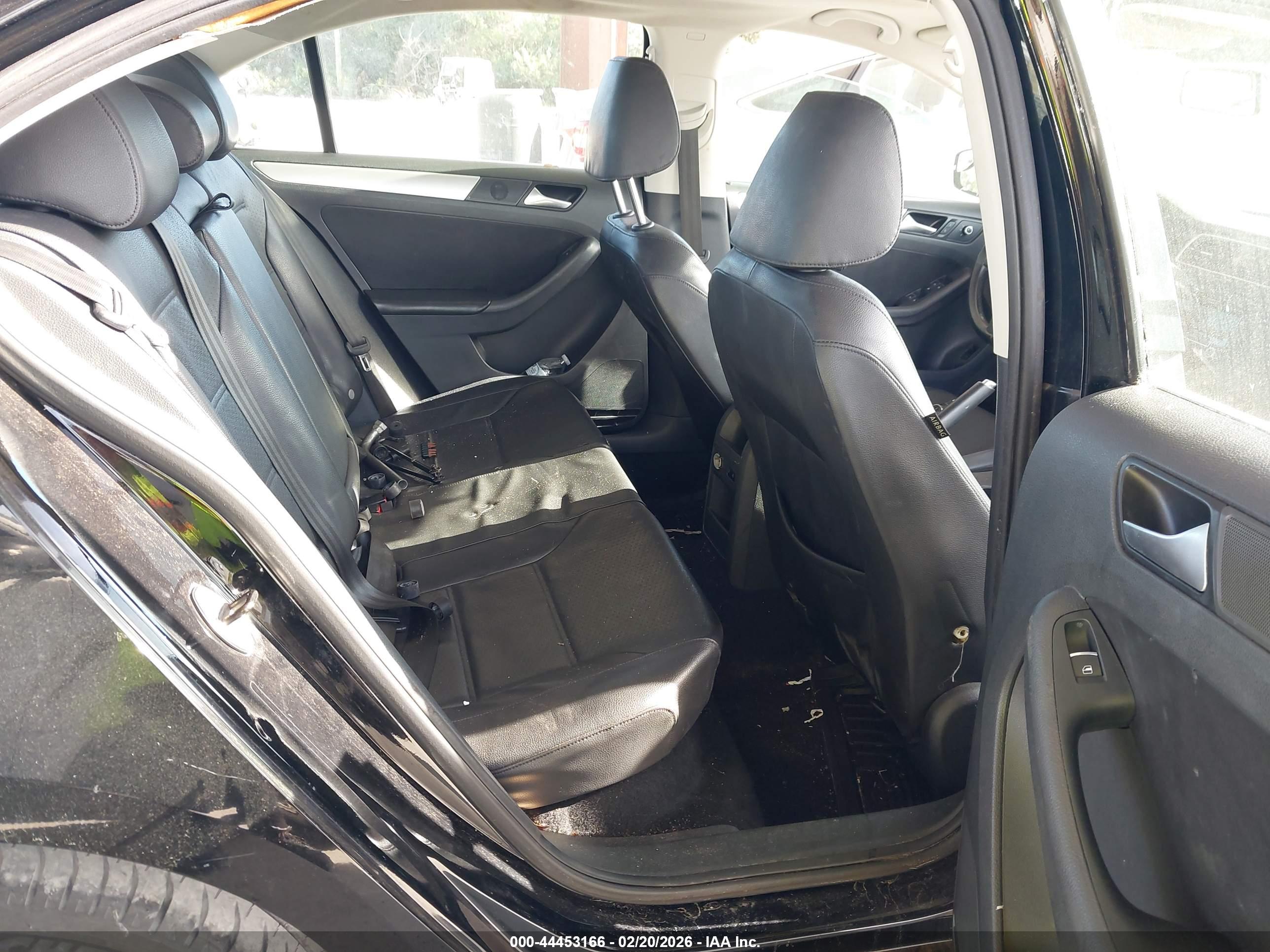 VOLKSWAGEN JETTA image 8