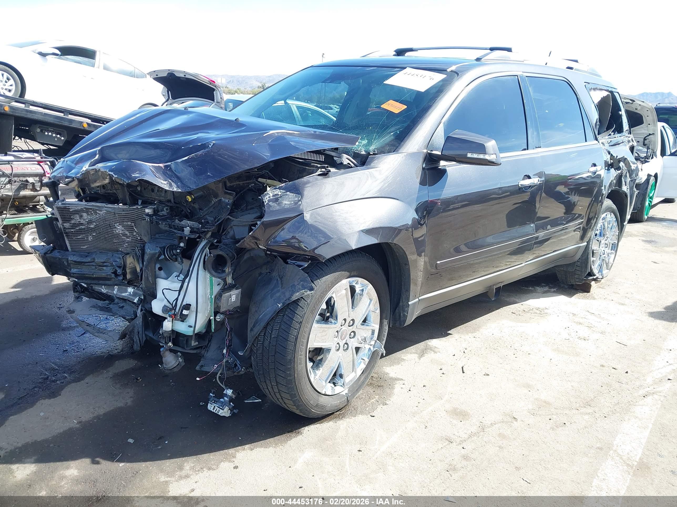 GMC ACADIA image 2