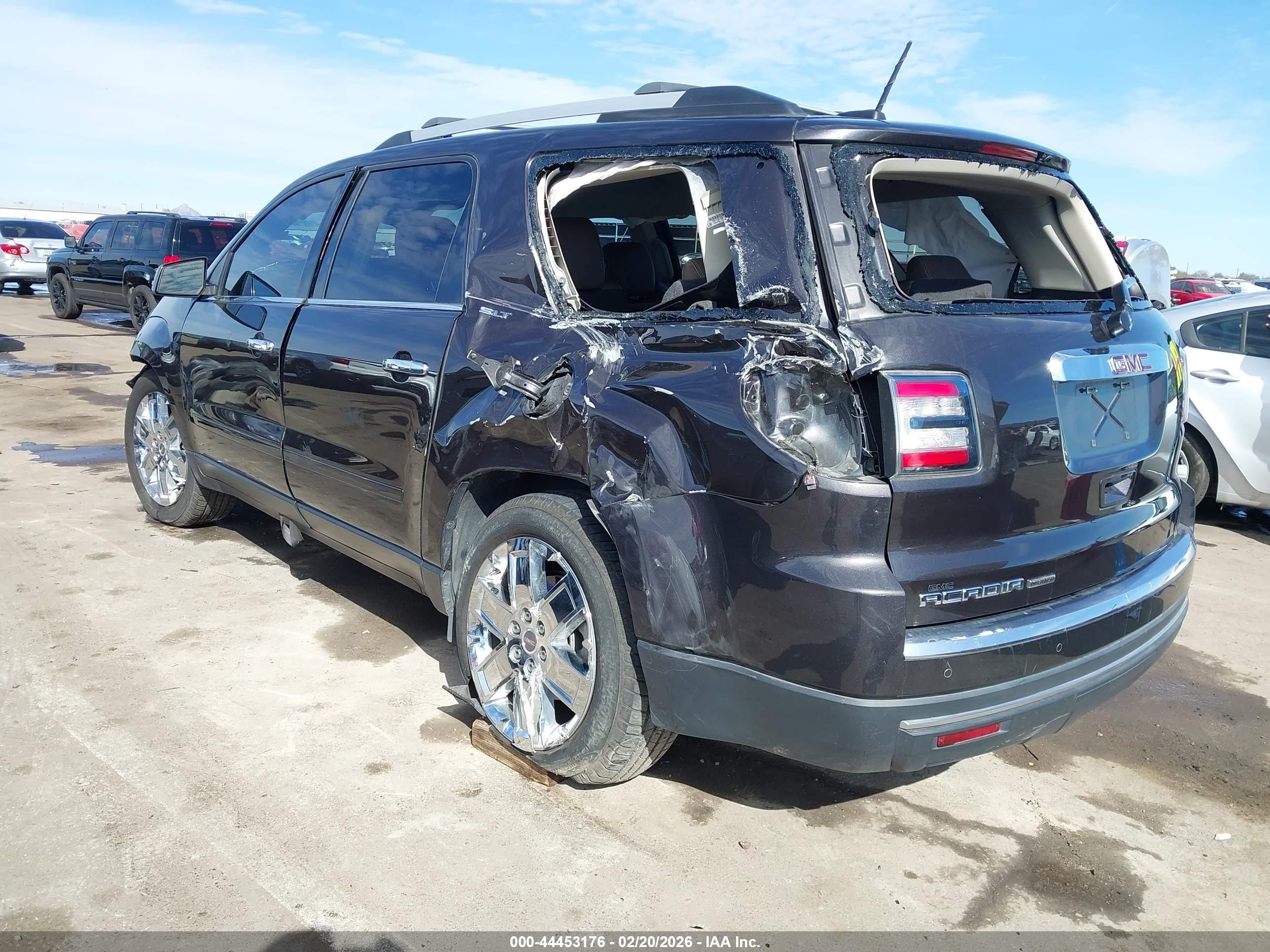 GMC ACADIA image 3