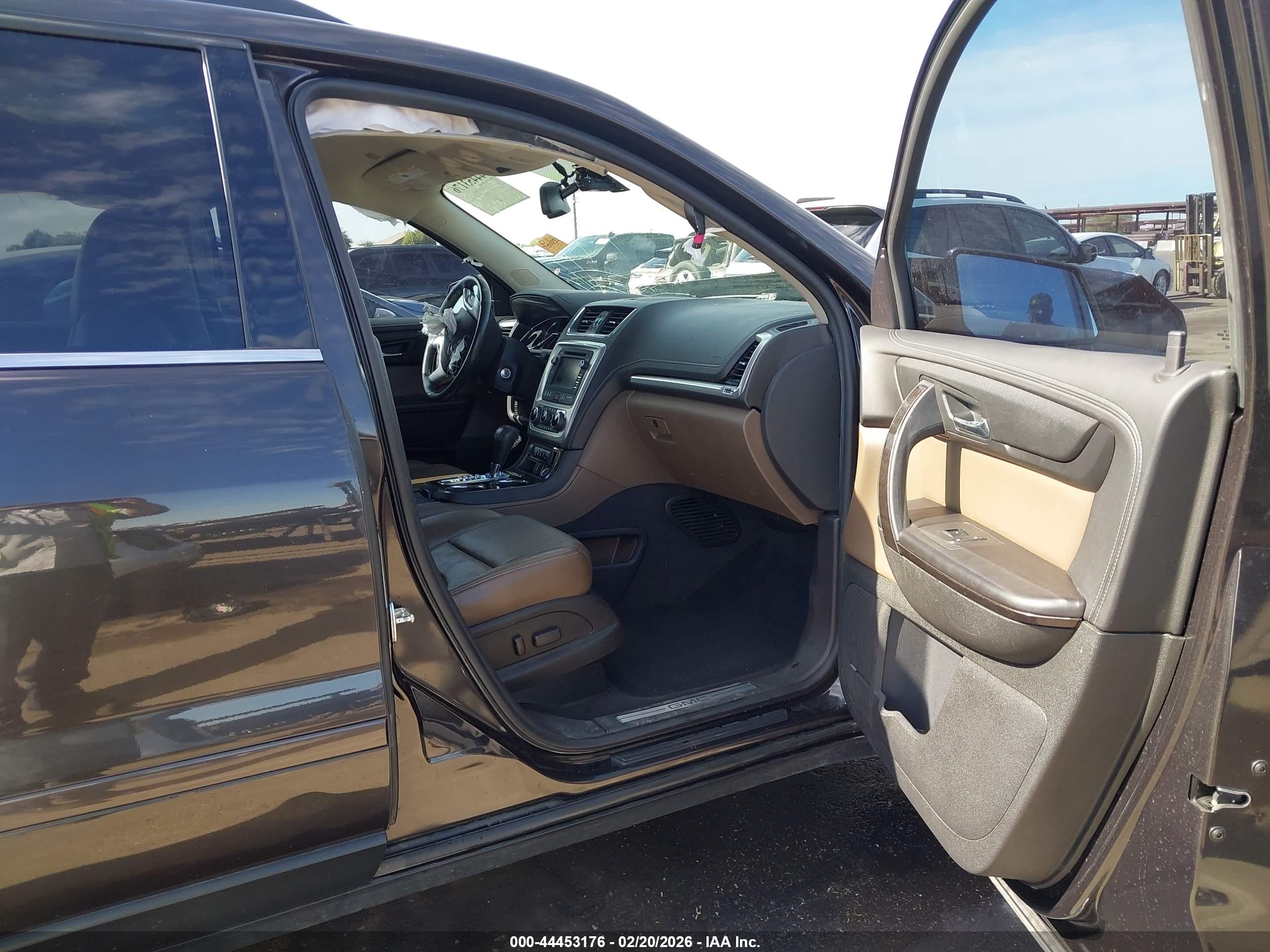 GMC ACADIA image 5