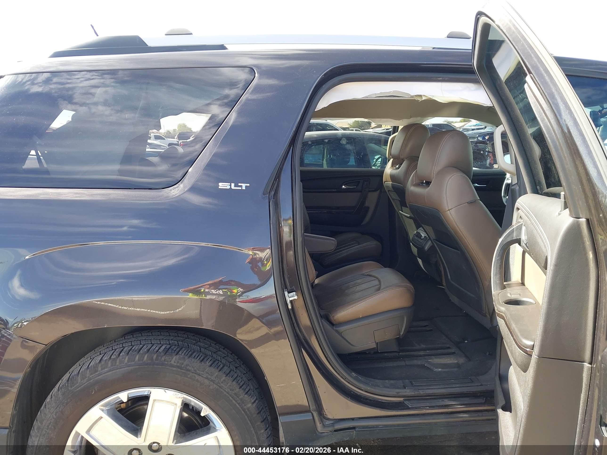 GMC ACADIA image 8