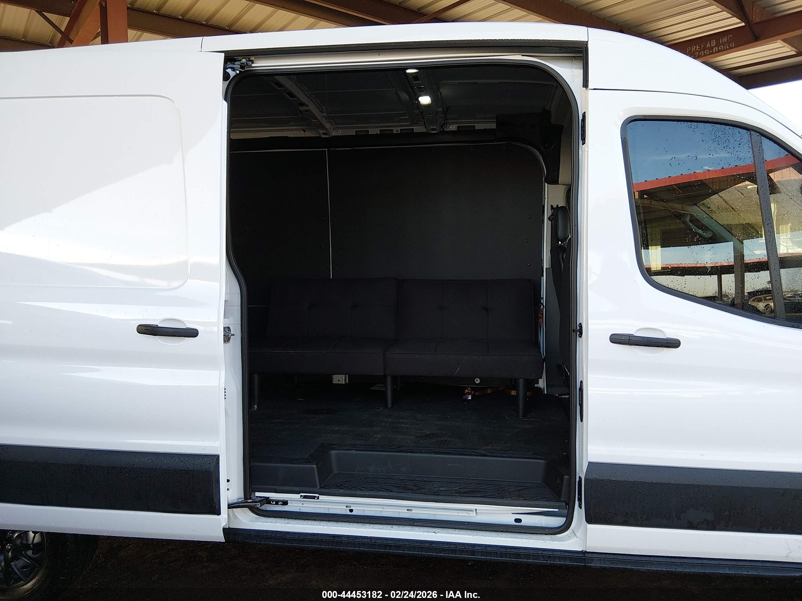 FORD TRANSIT-150 image 8