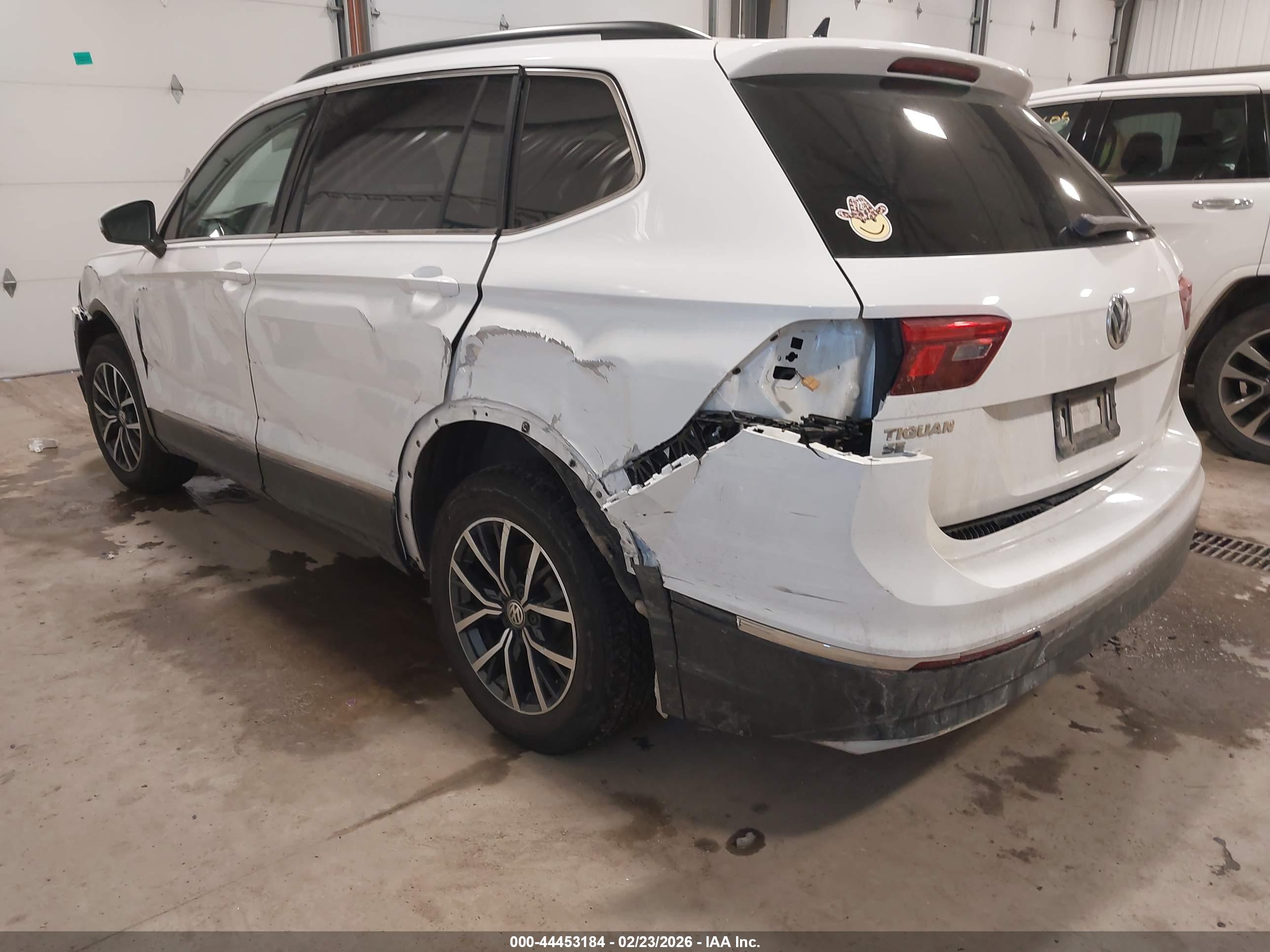 VOLKSWAGEN TIGUAN image 3