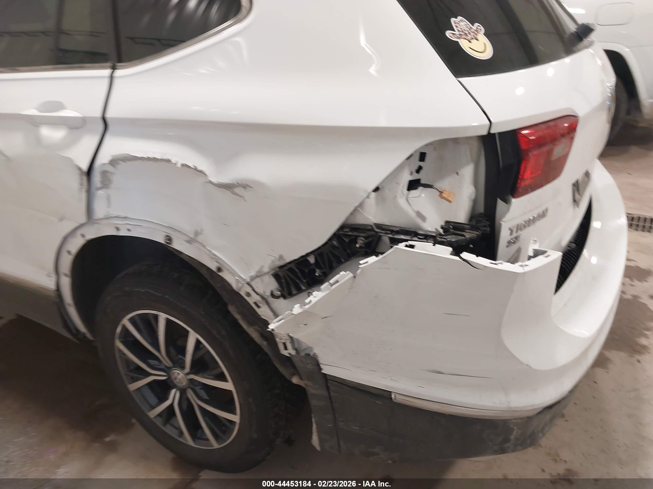 VOLKSWAGEN TIGUAN image 6