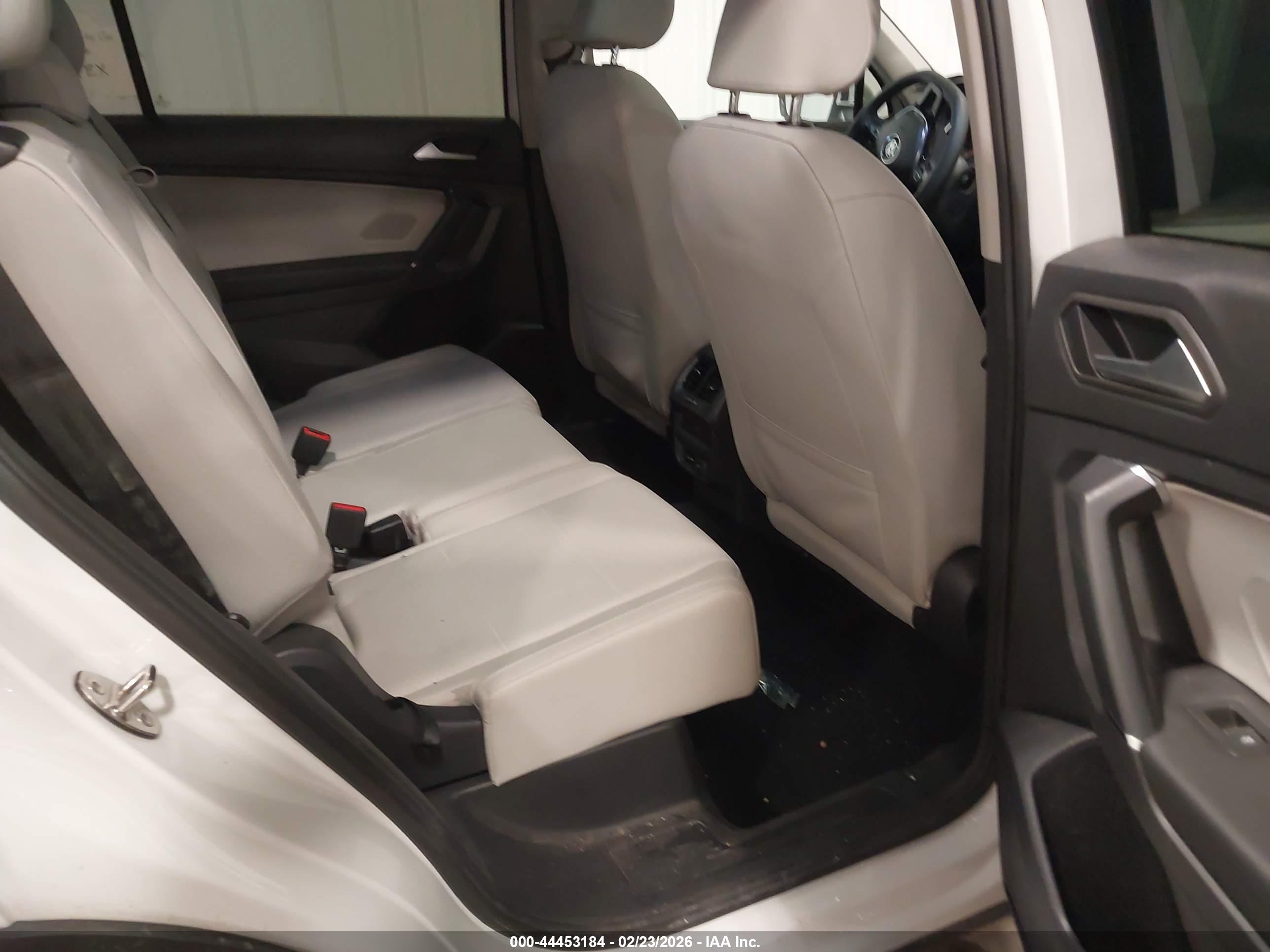 VOLKSWAGEN TIGUAN image 8