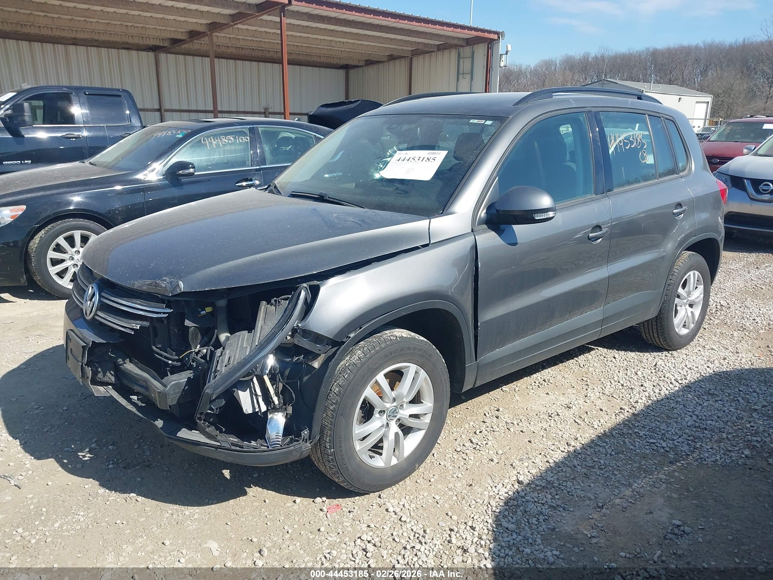 VOLKSWAGEN TIGUAN image 2