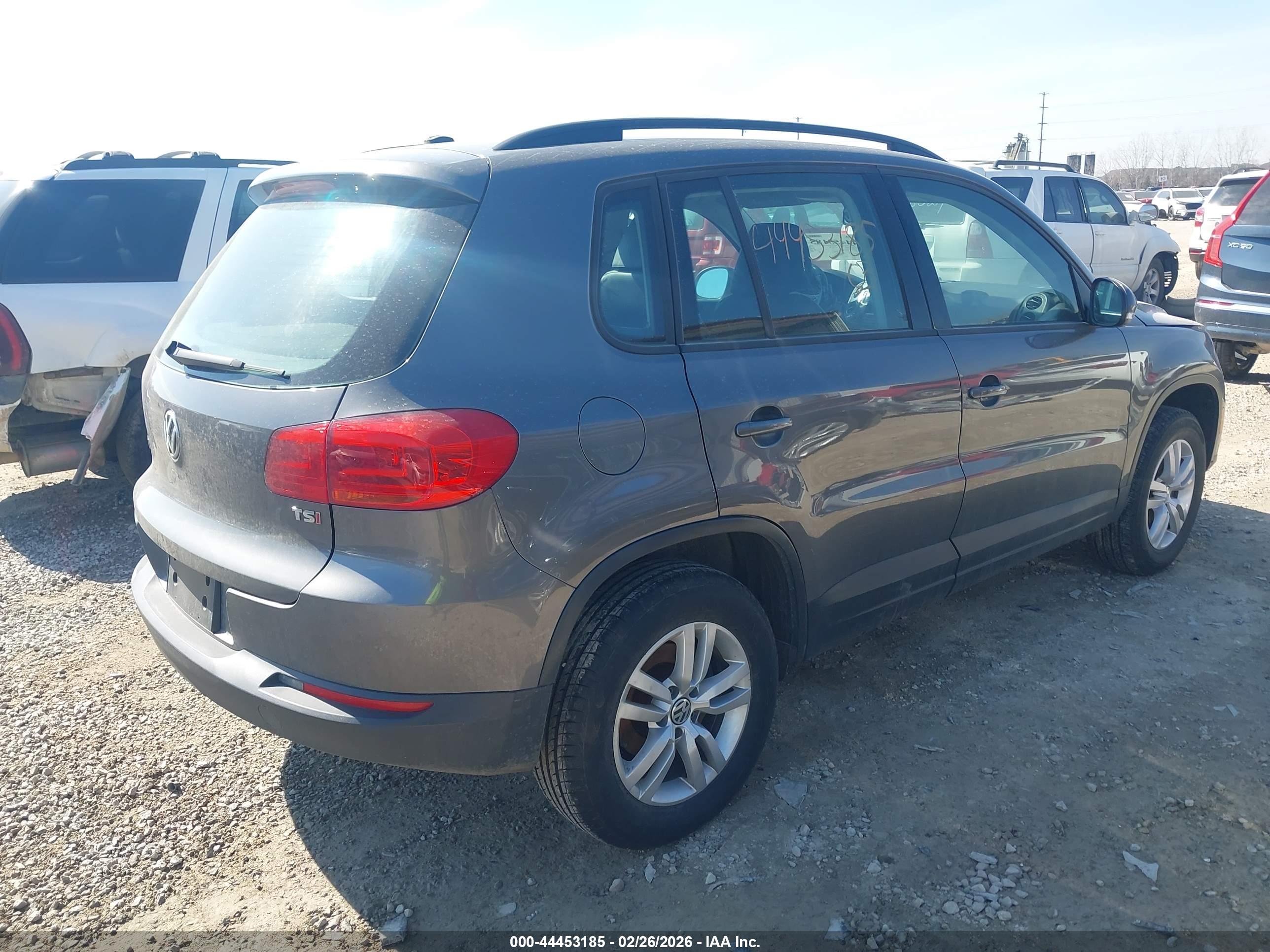 VOLKSWAGEN TIGUAN image 4