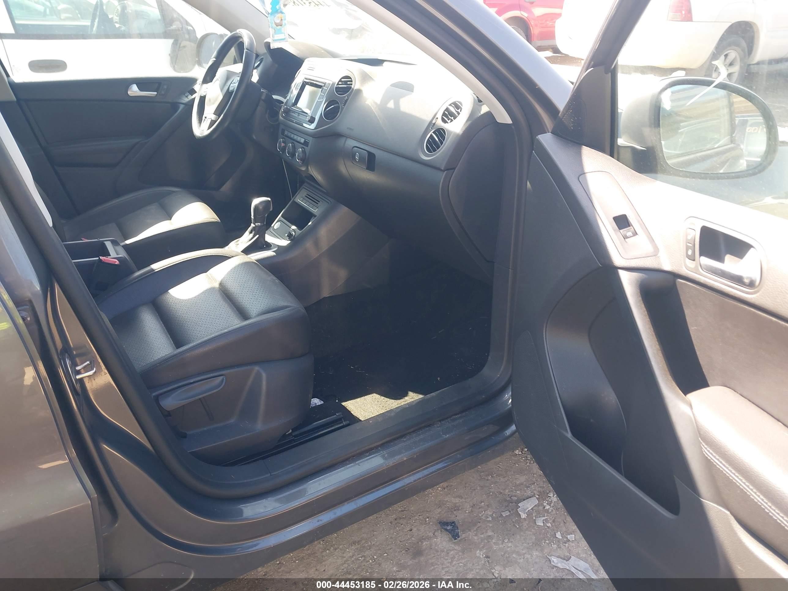 VOLKSWAGEN TIGUAN image 5
