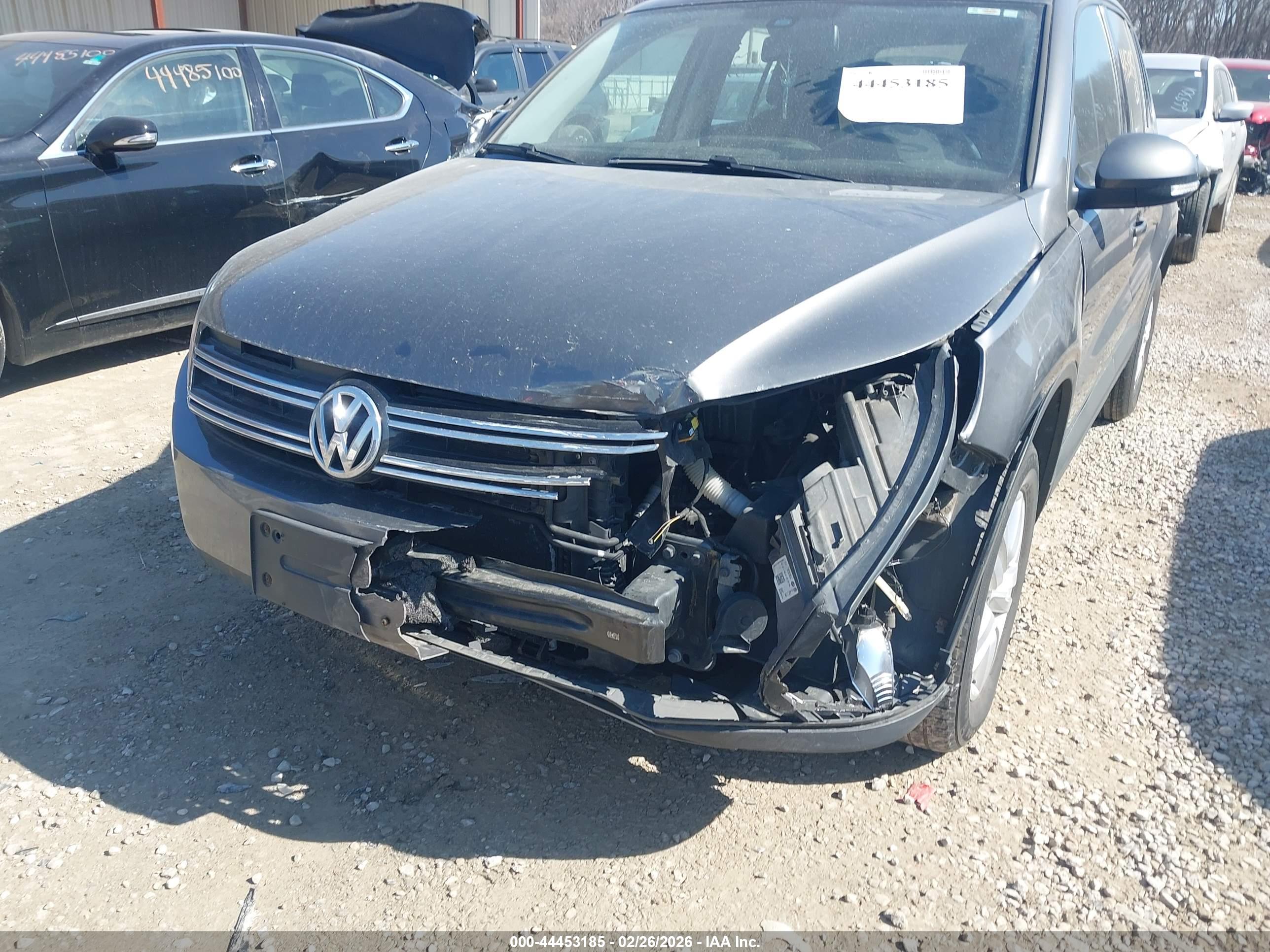 VOLKSWAGEN TIGUAN image 6