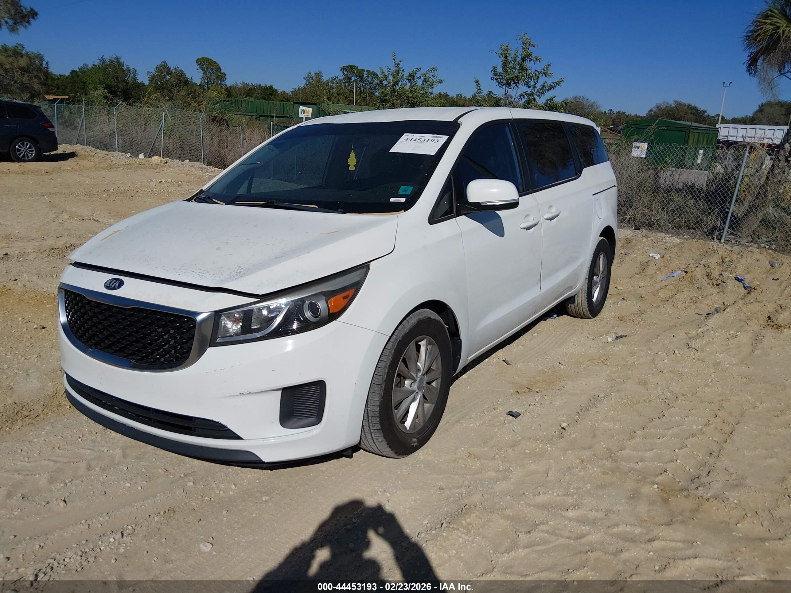 KIA SEDONA image 2