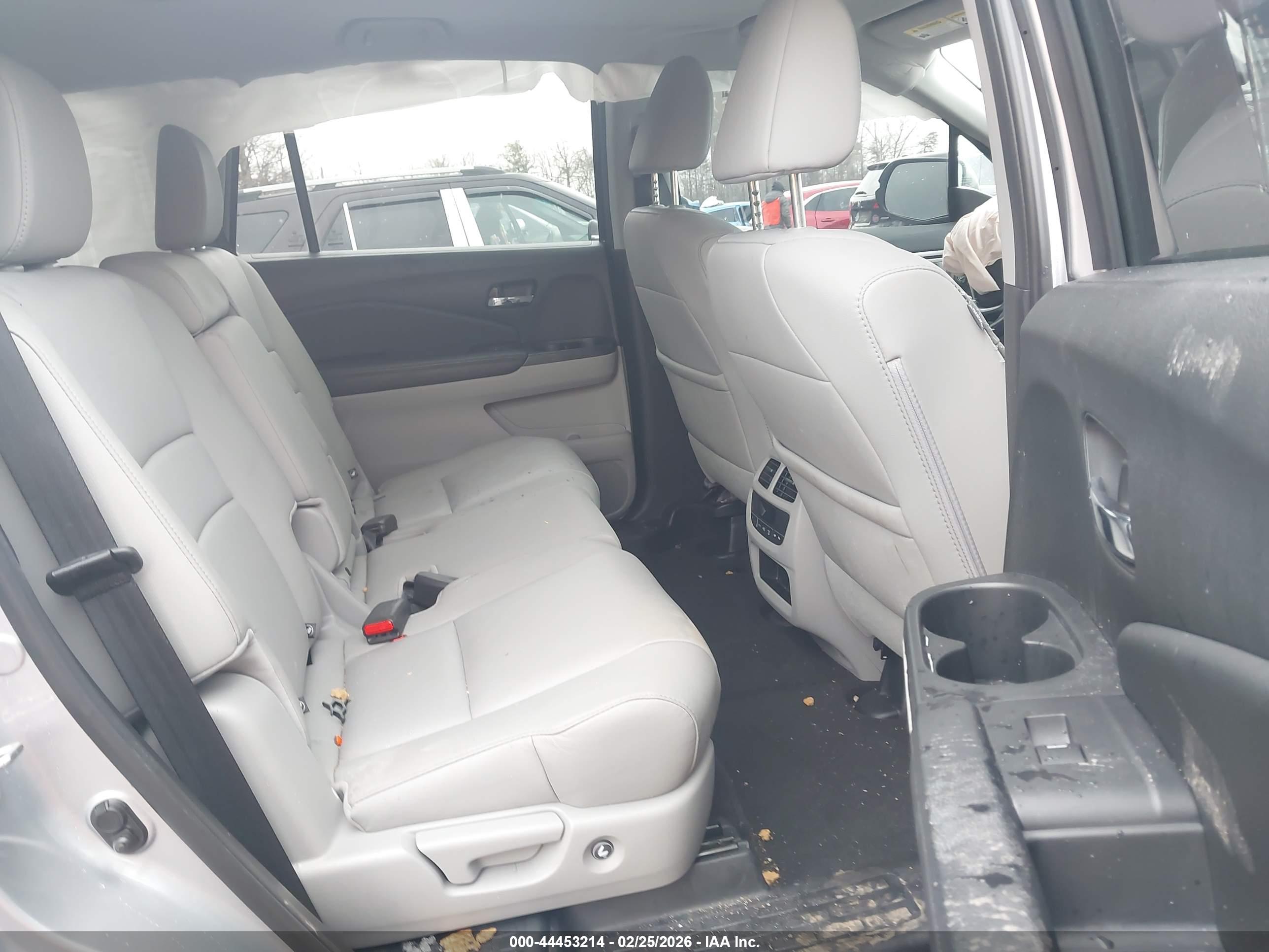 HONDA PILOT image 8