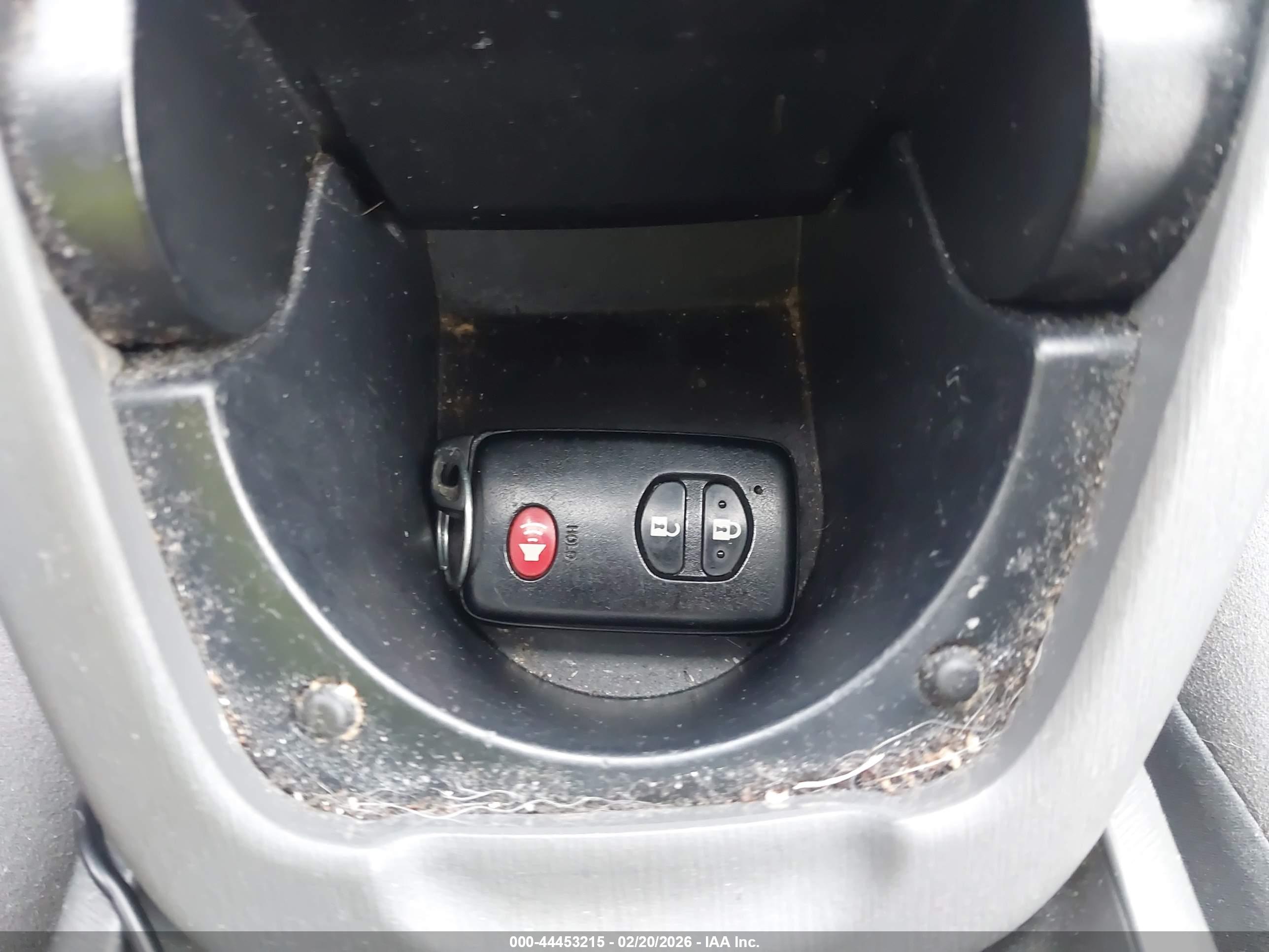 TOYOTA PRIUS image 11