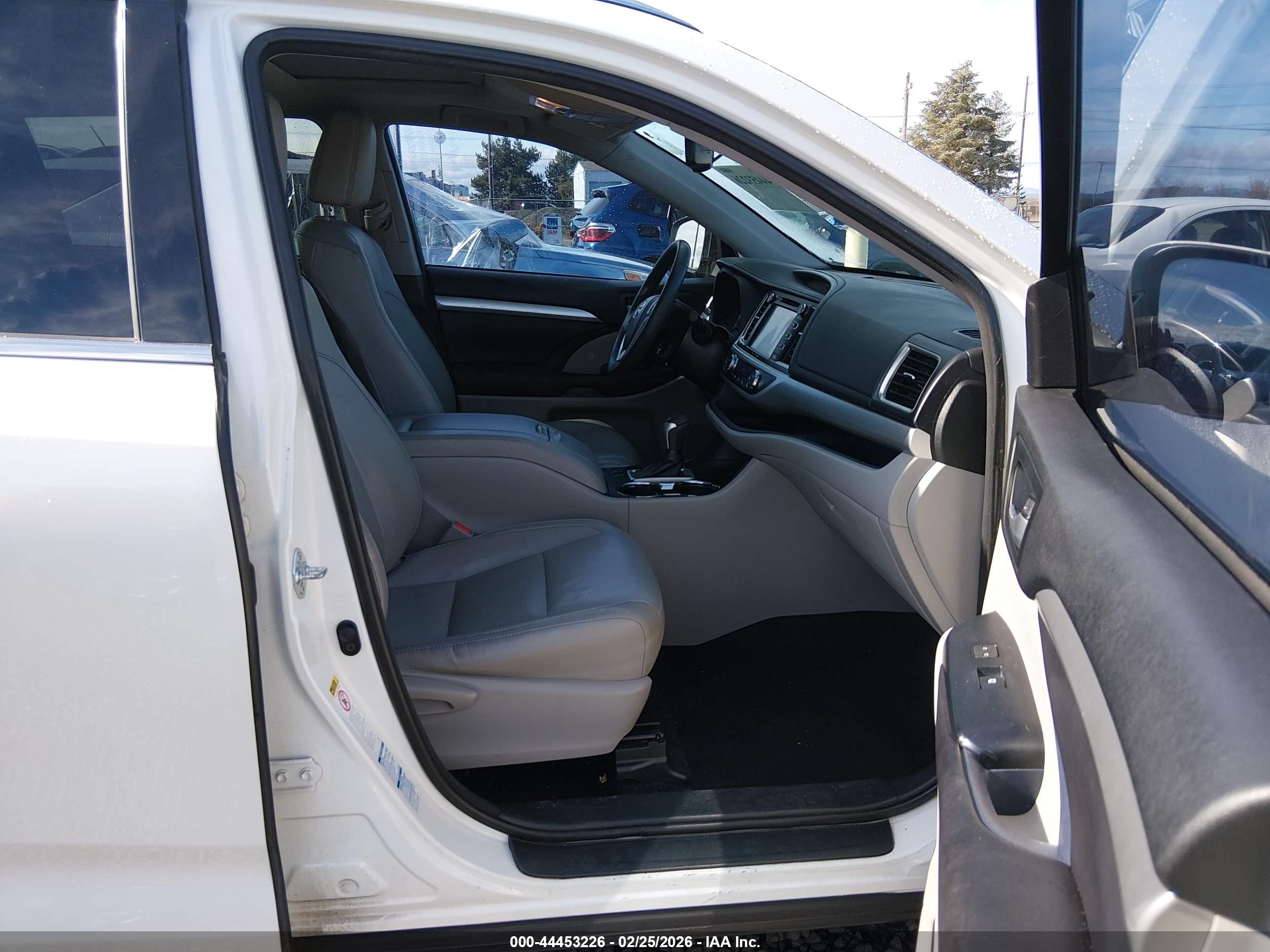 TOYOTA HIGHLANDER image 5