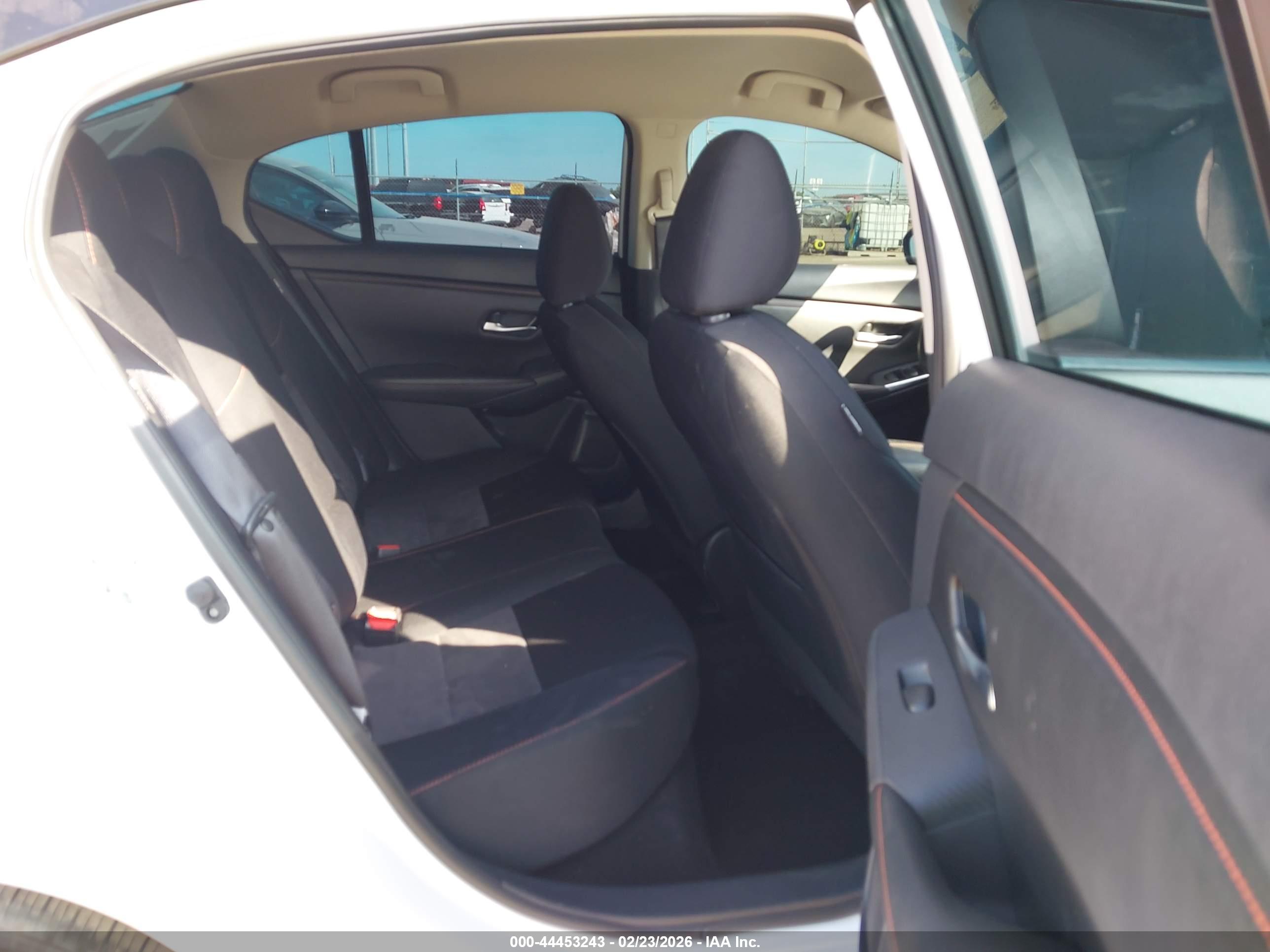NISSAN SENTRA image 8