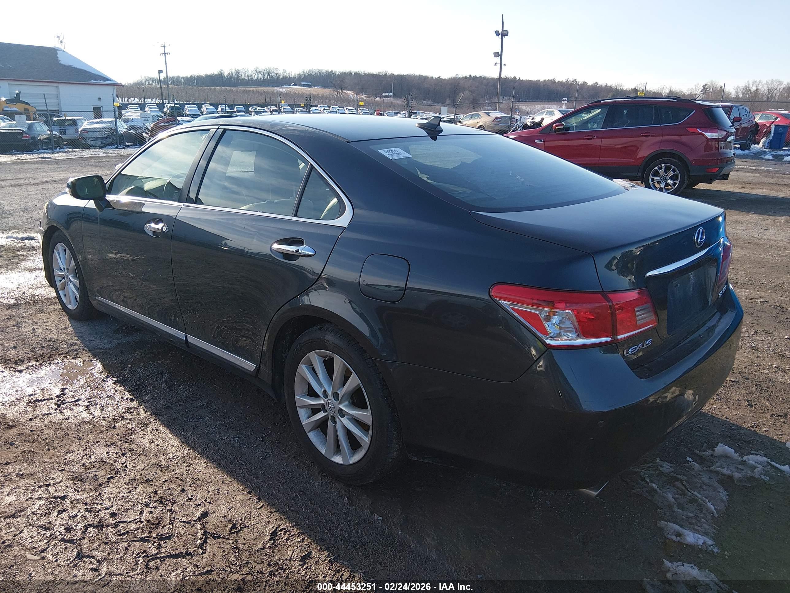 LEXUS ES image 3