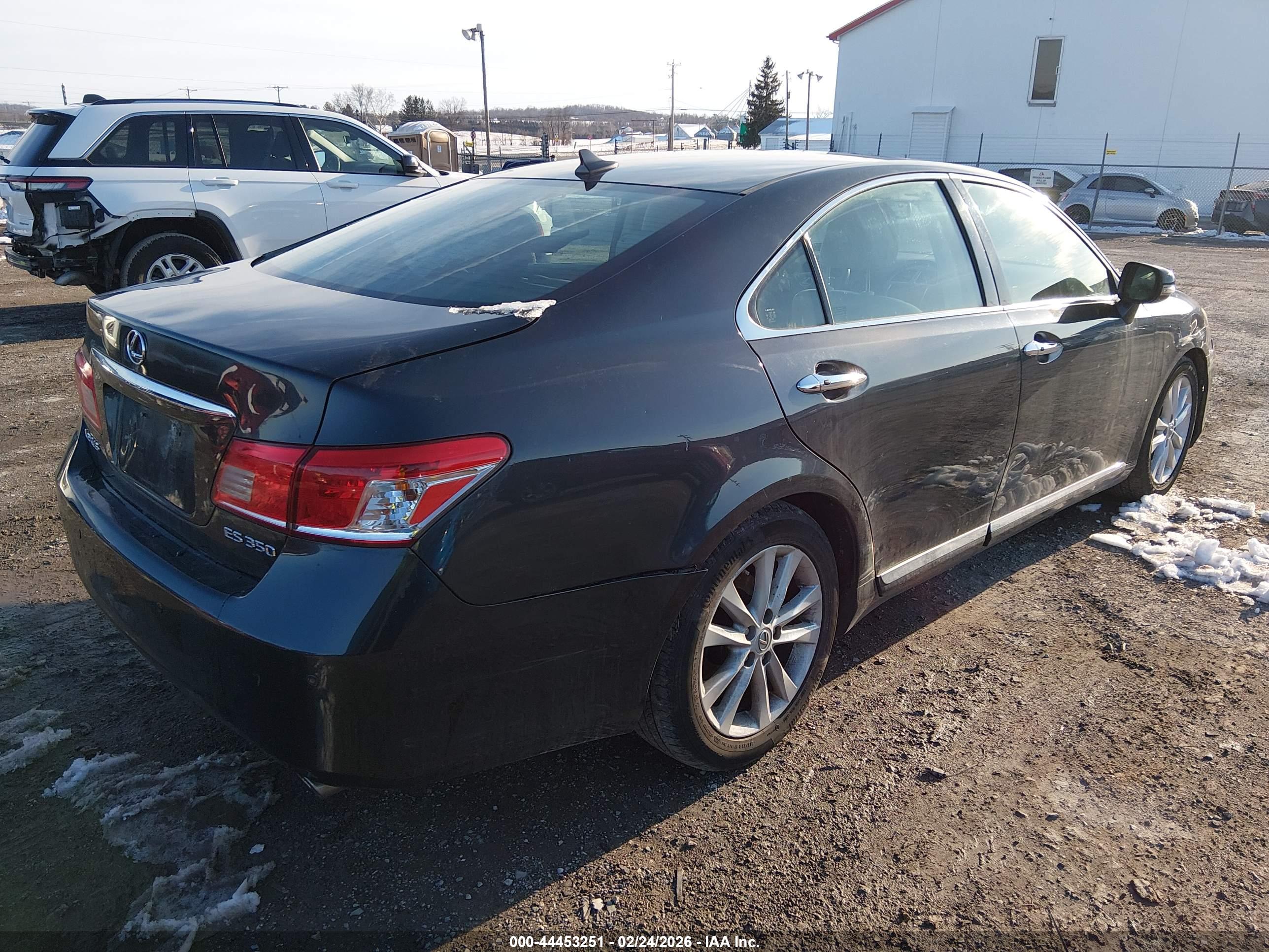 LEXUS ES image 4