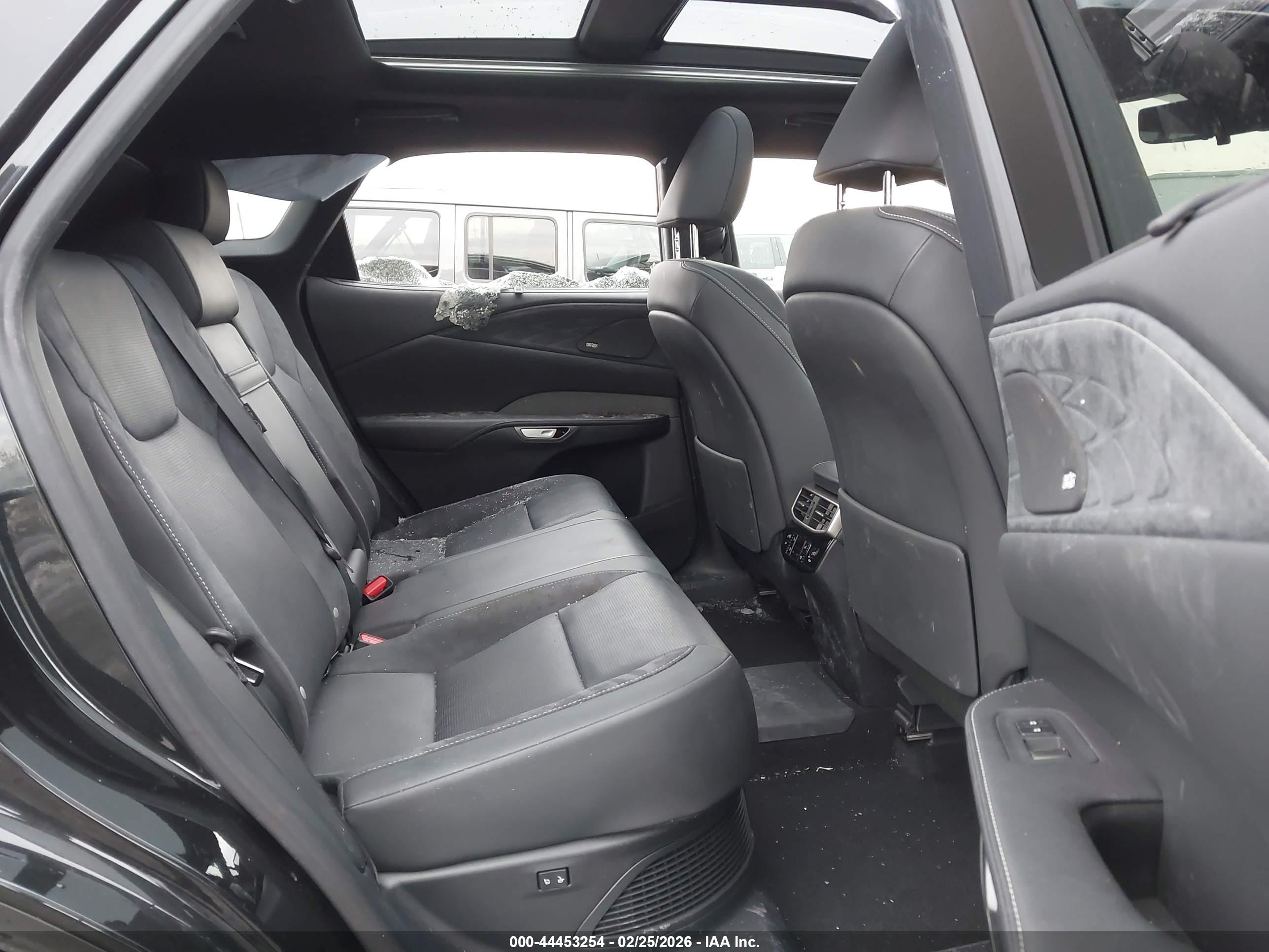 LEXUS RX image 8