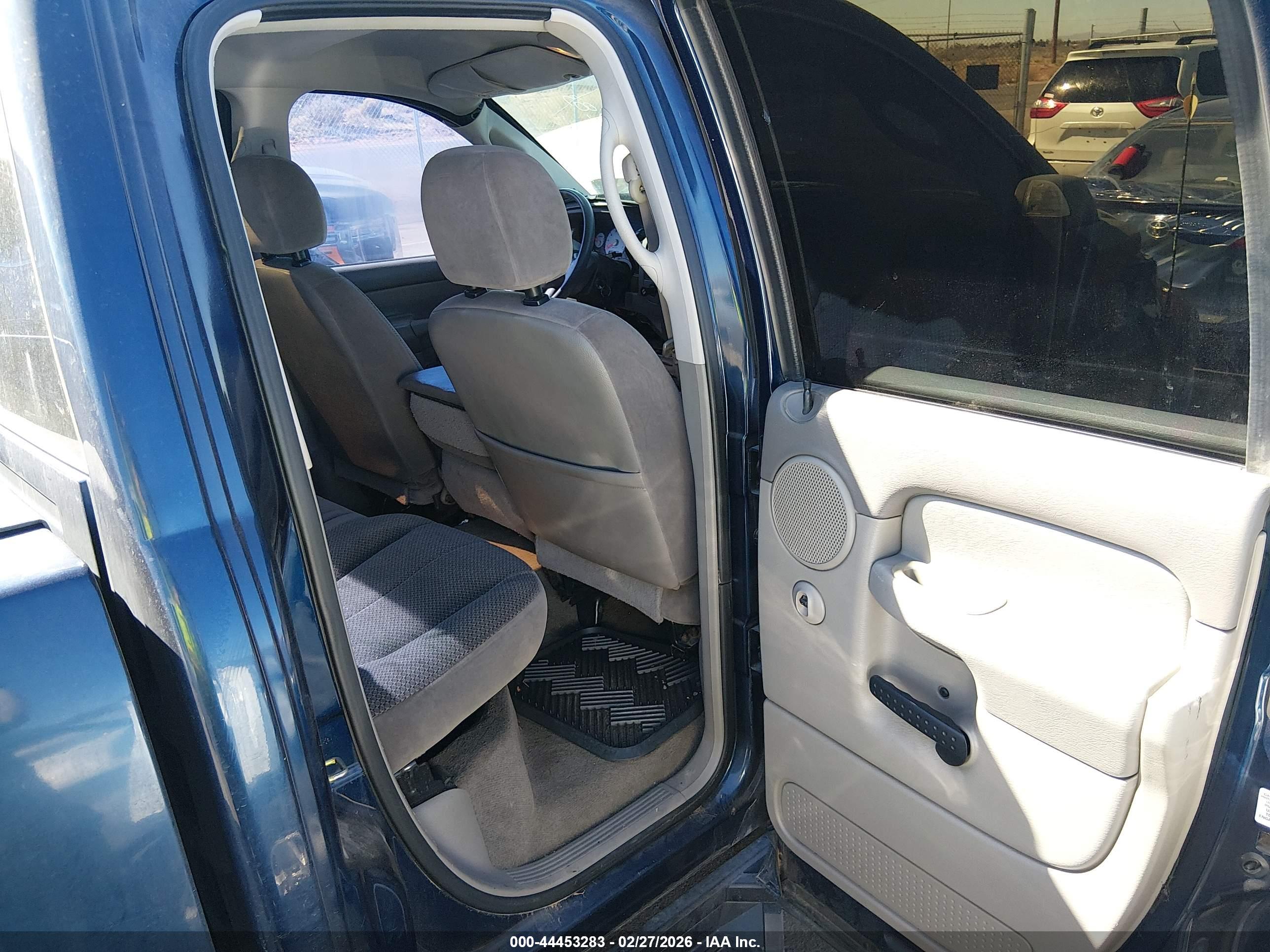 DODGE RAM image 8