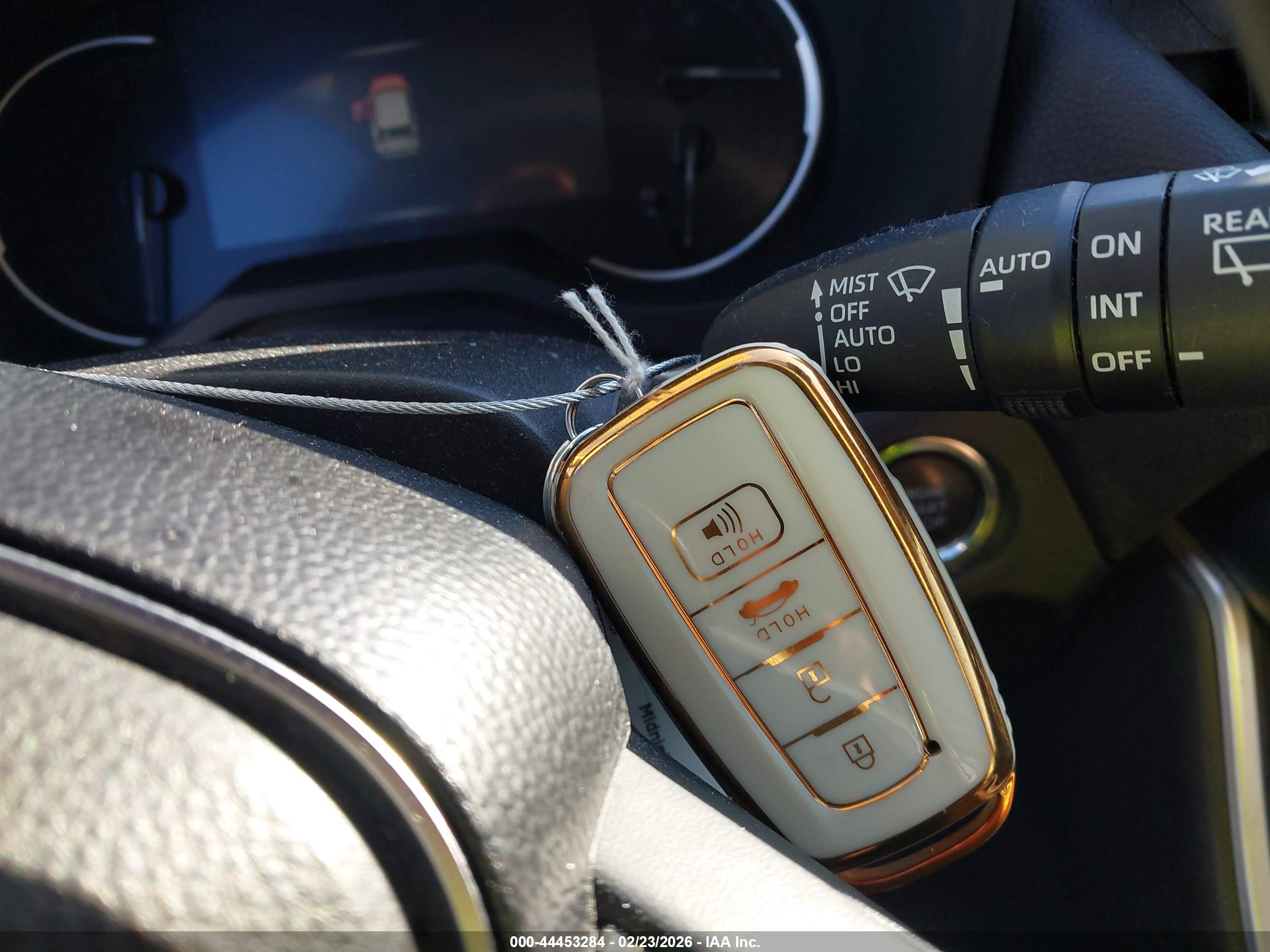 TOYOTA RAV4 image 11