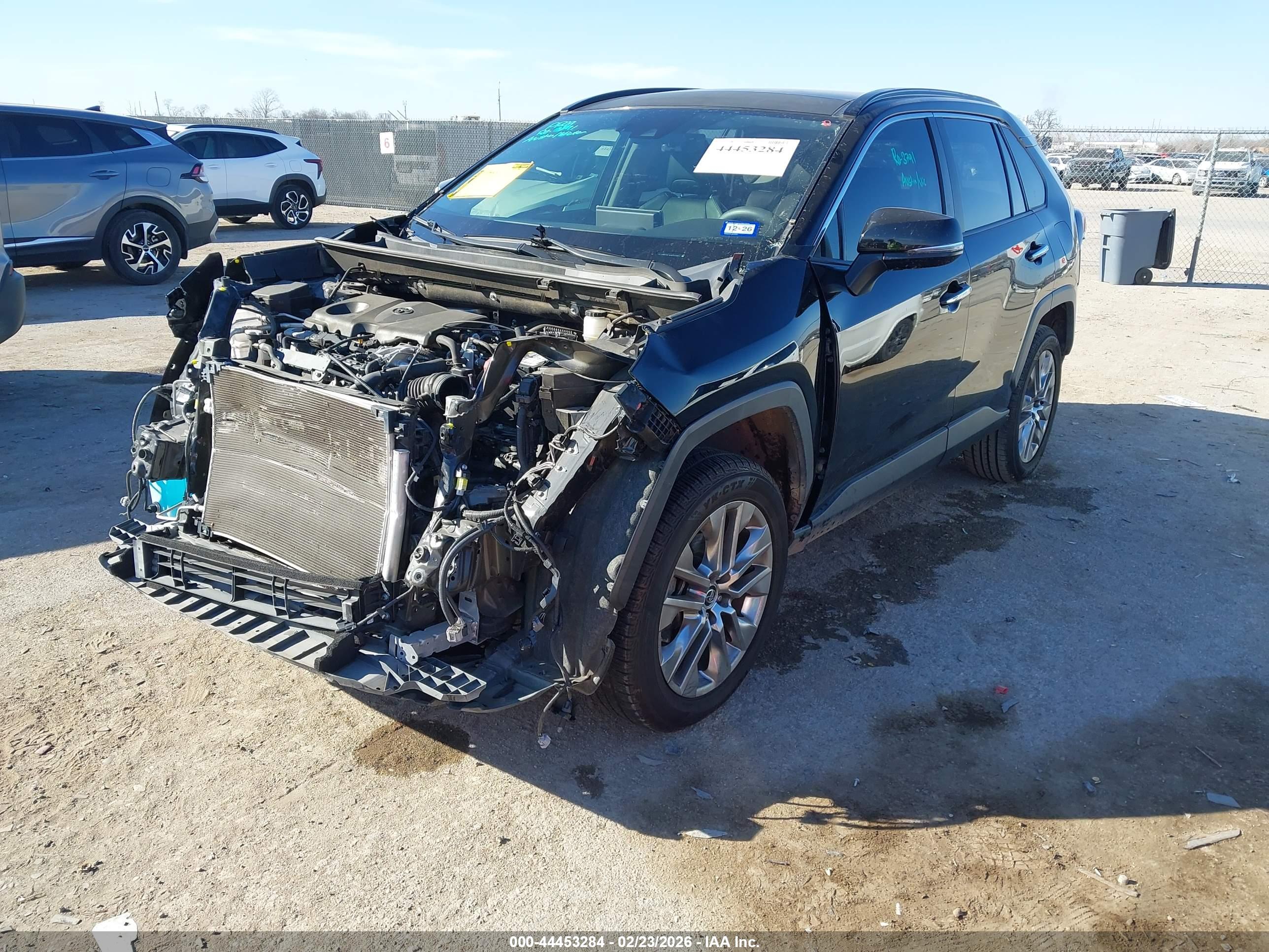 TOYOTA RAV4 image 2