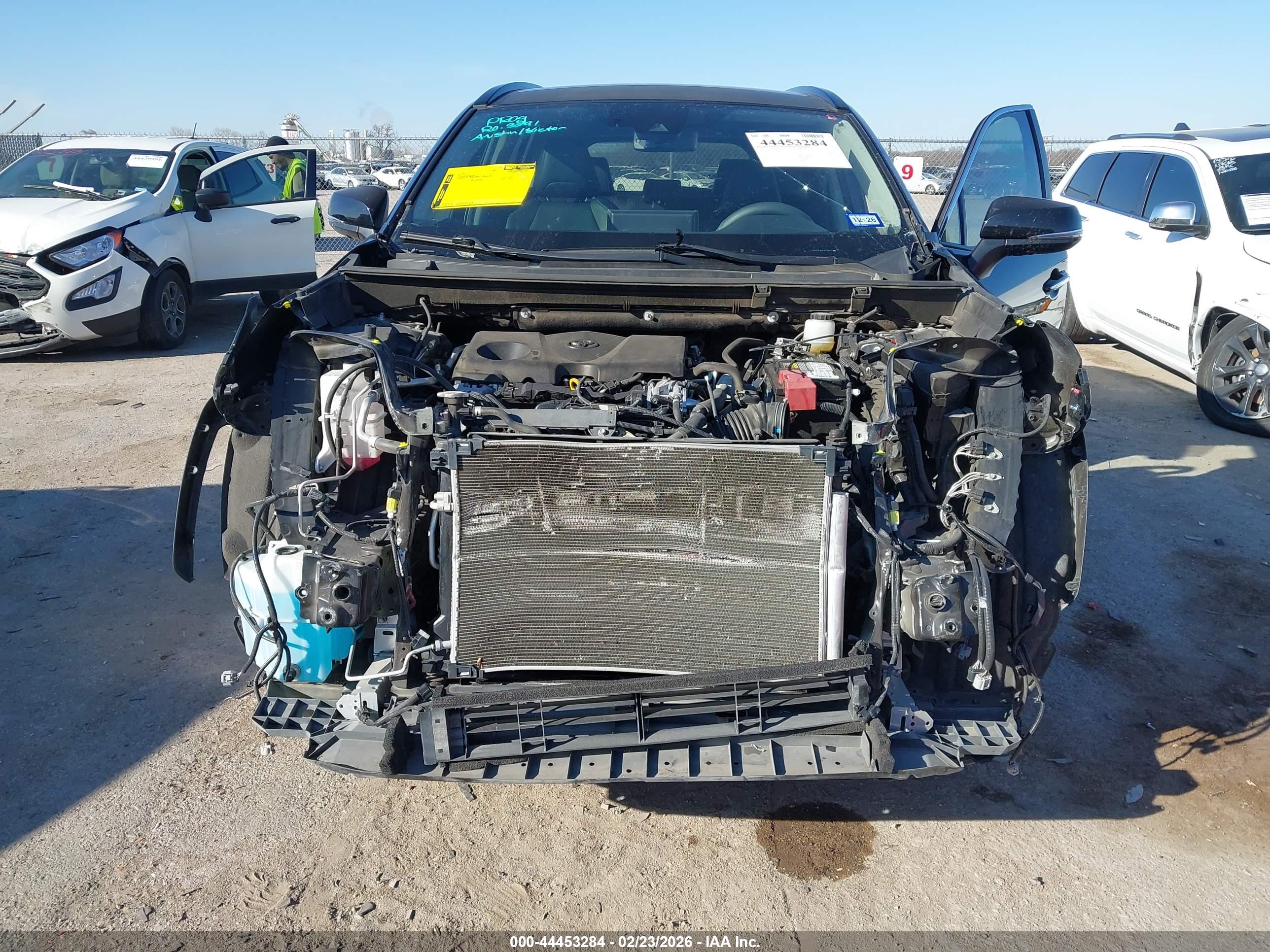TOYOTA RAV4 image 6