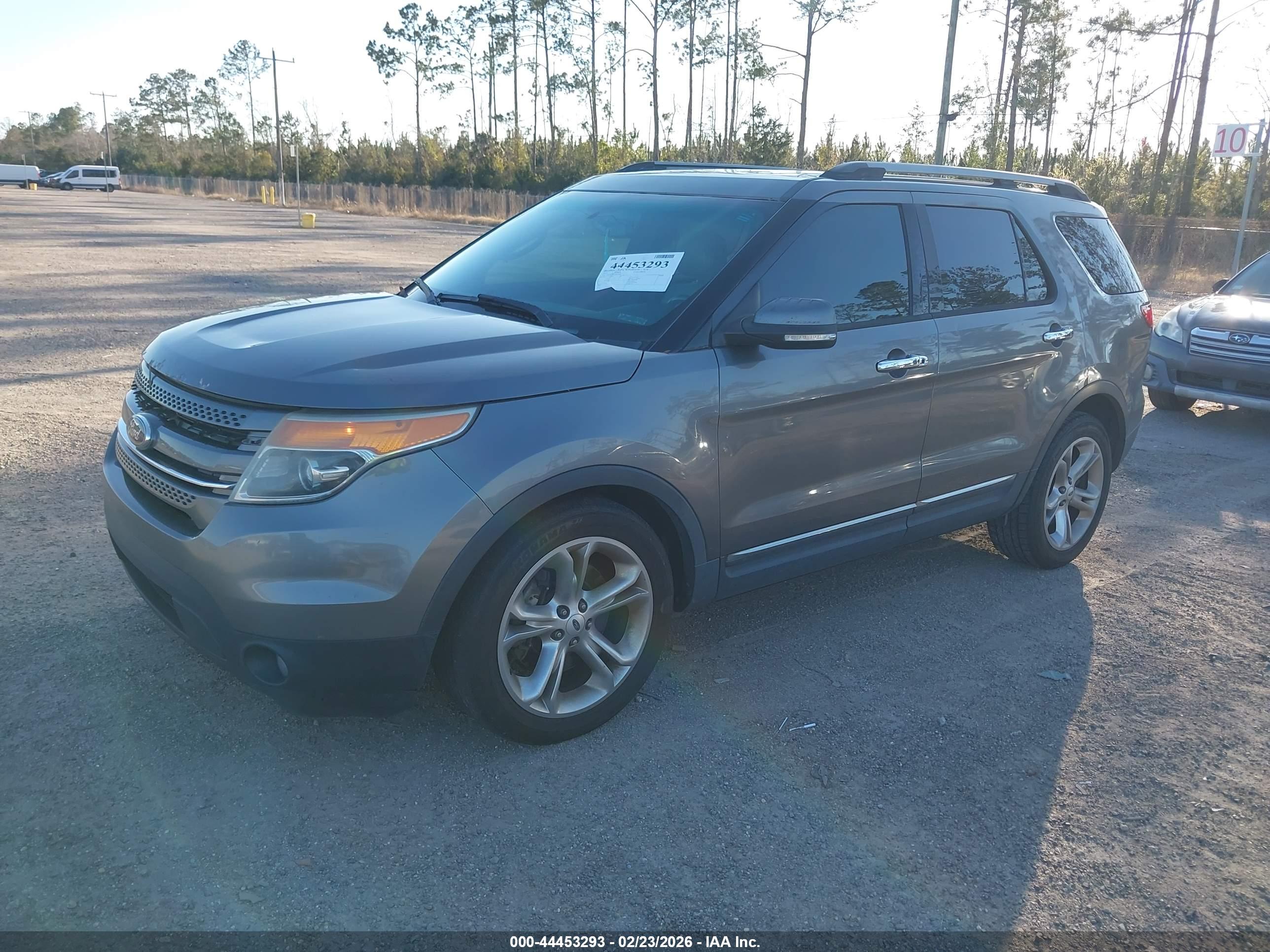 FORD EXPLORER image 2