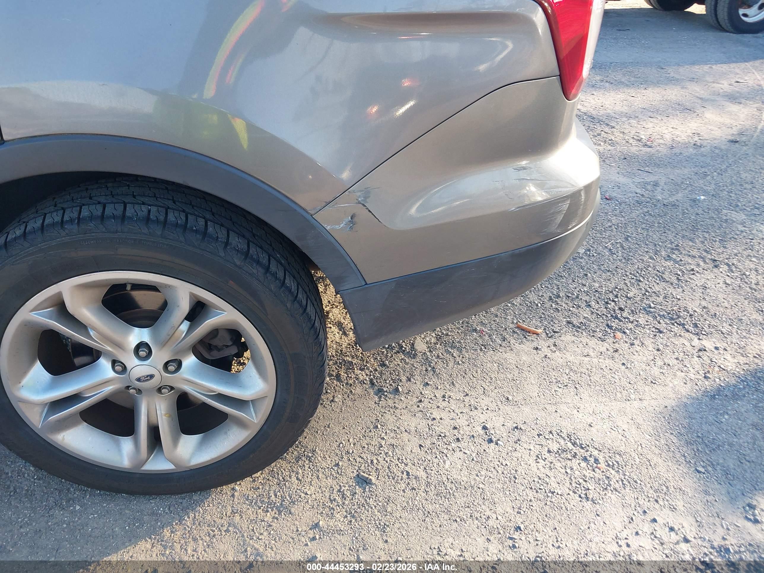 FORD EXPLORER image 6